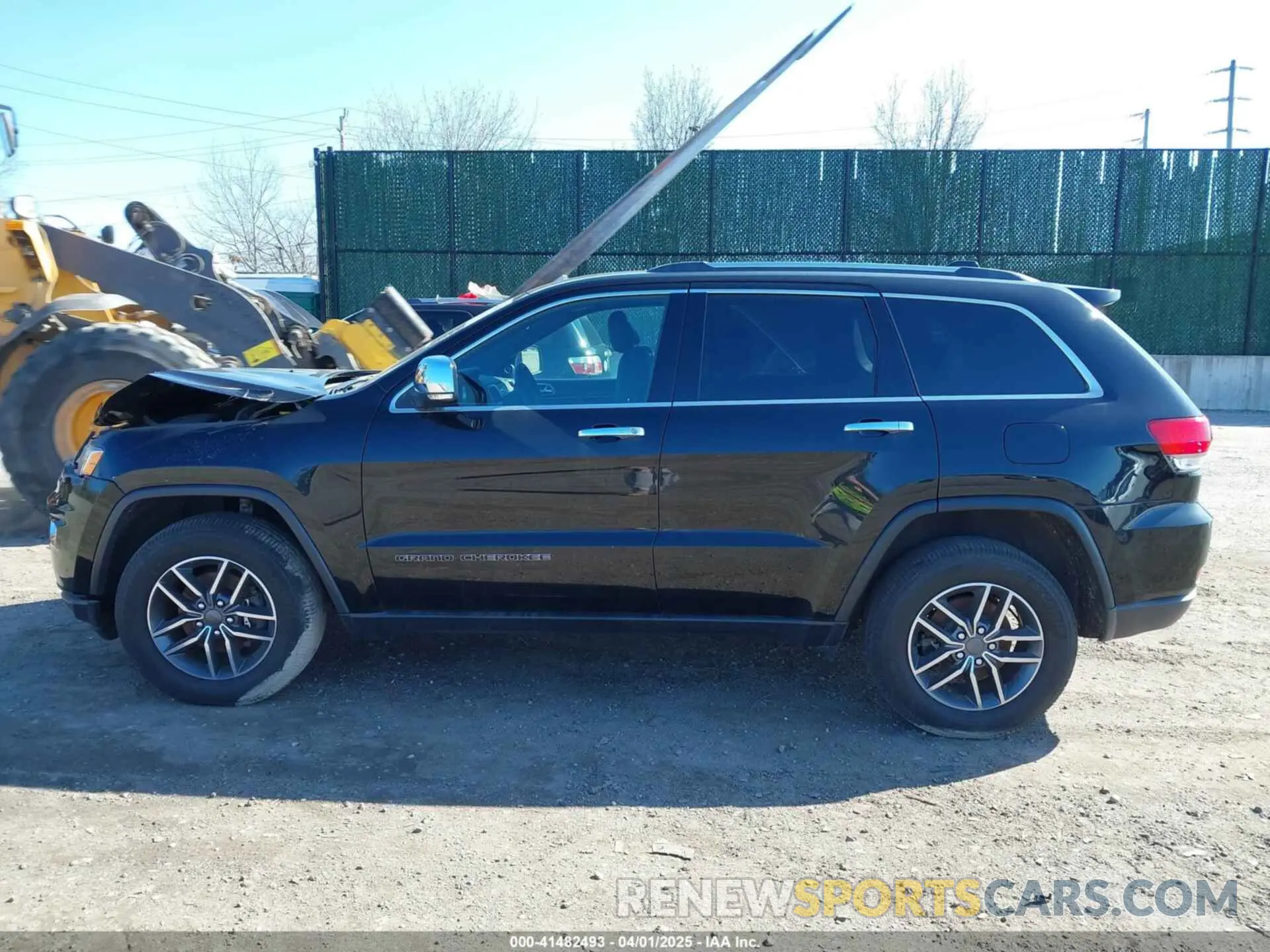 14 Photograph of a damaged car 1C4RJFBGXKC667340 JEEP GRAND CHEROKEE 2019