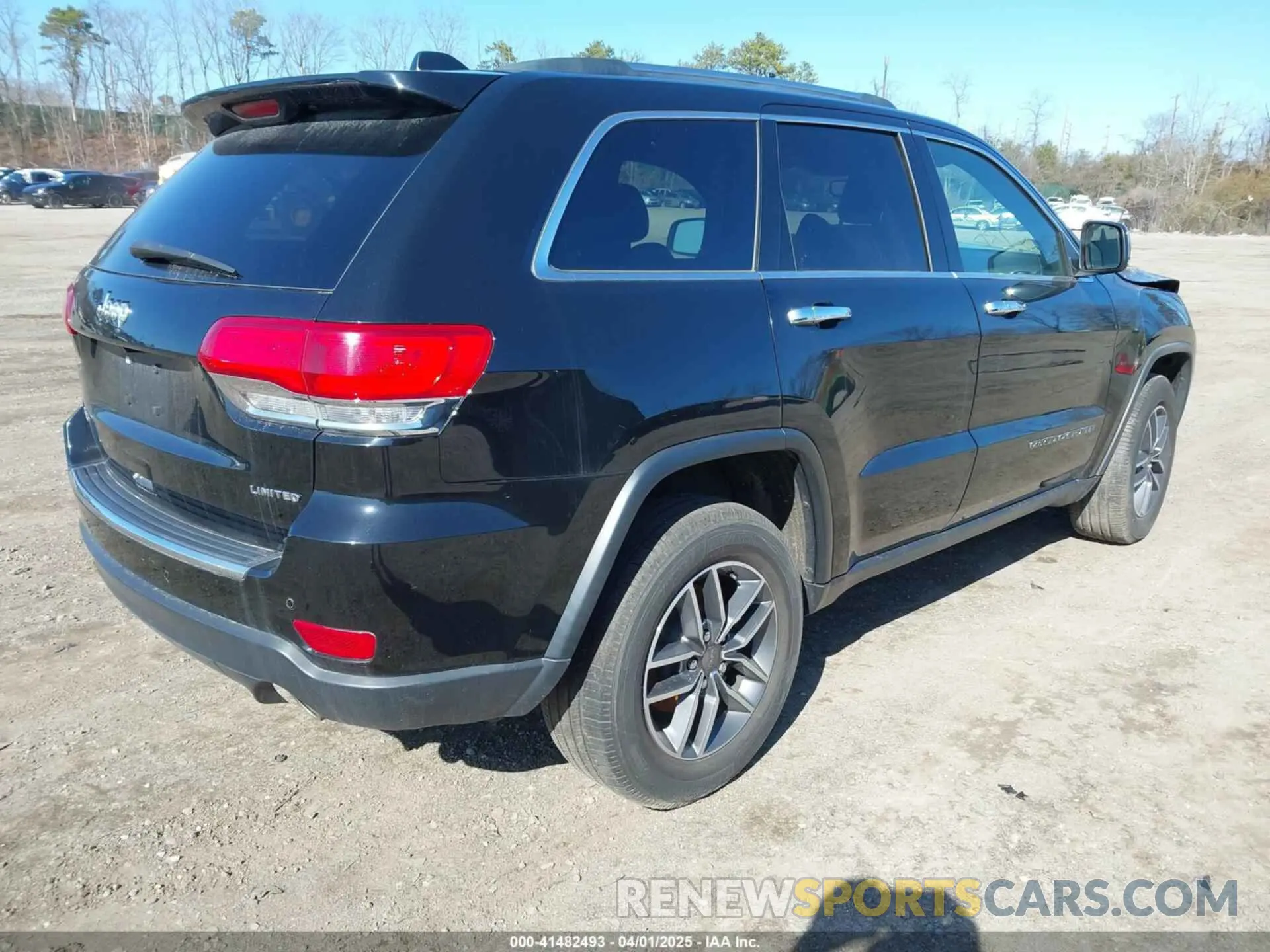4 Photograph of a damaged car 1C4RJFBGXKC667340 JEEP GRAND CHEROKEE 2019