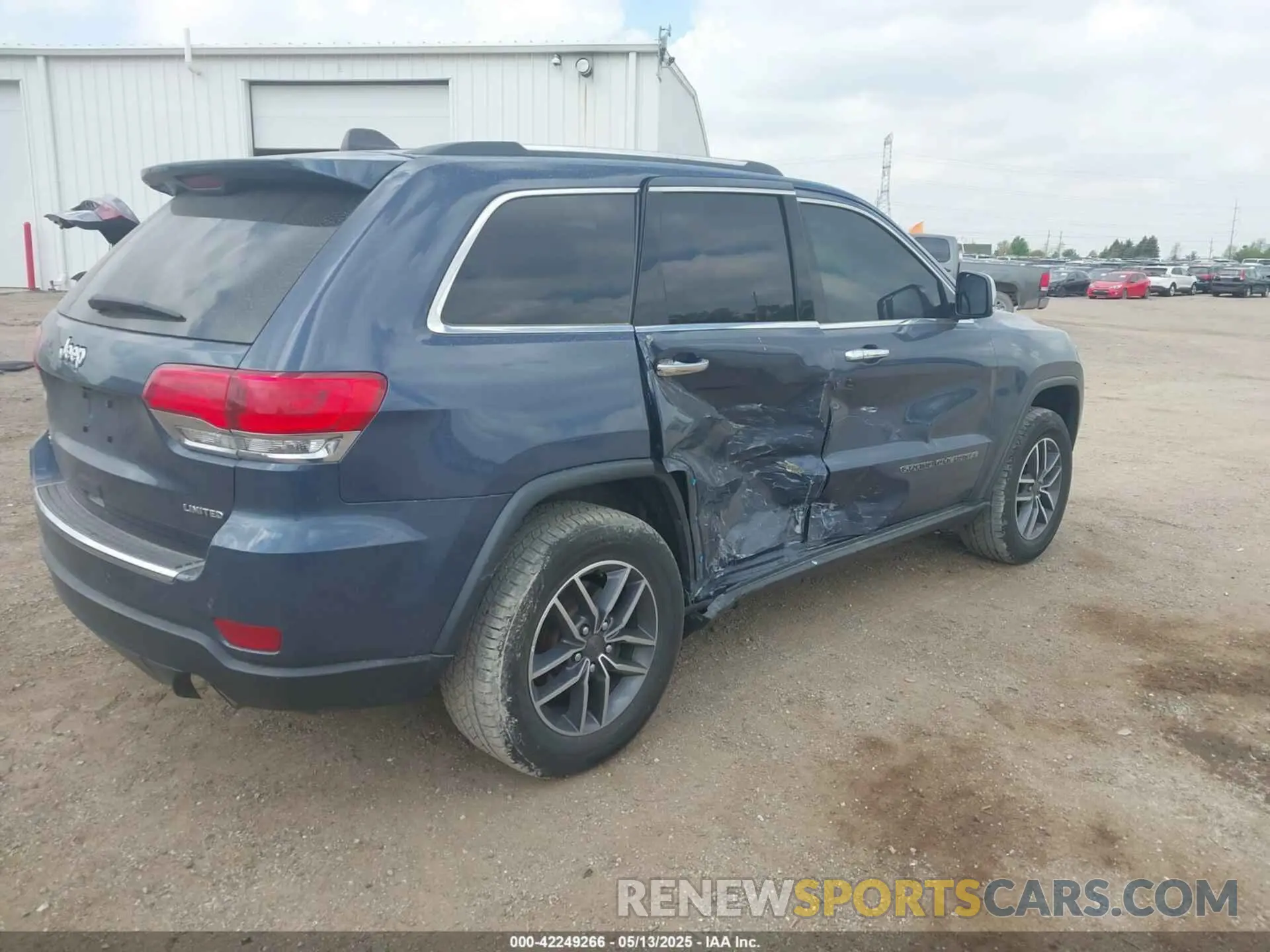 4 Photograph of a damaged car 1C4RJFBGXKC786215 JEEP GRAND CHEROKEE 2019