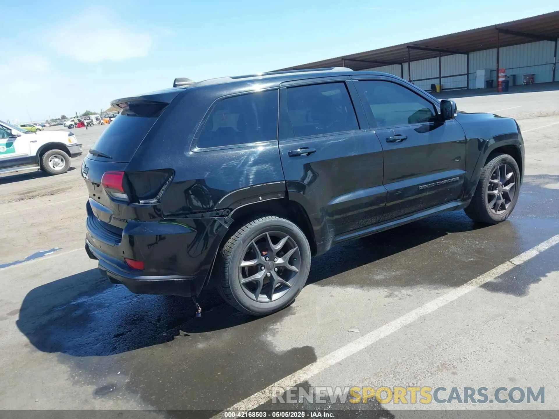 4 Photograph of a damaged car 1C4RJFBGXKC842475 JEEP GRAND CHEROKEE 2019