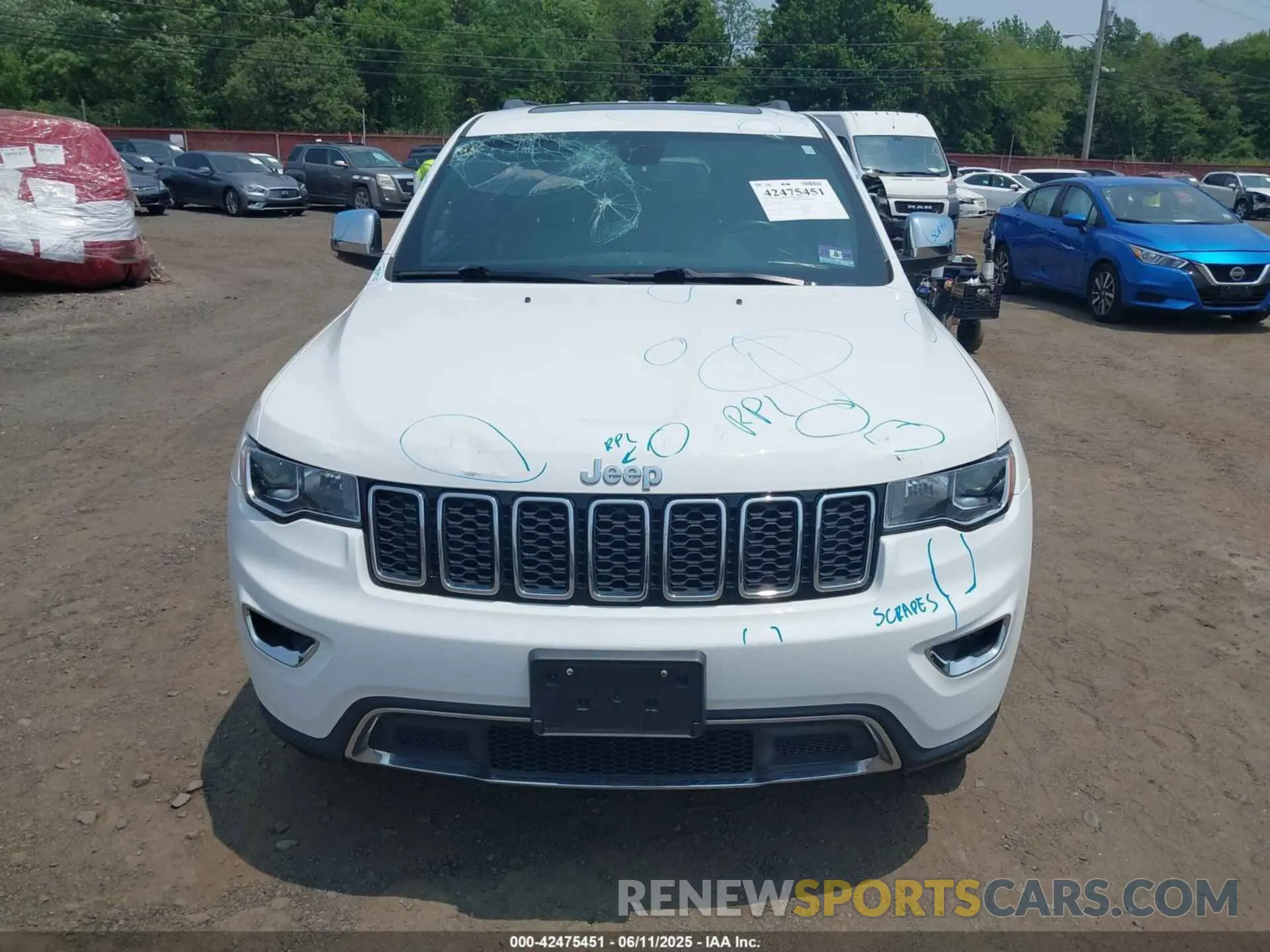 12 Photograph of a damaged car 1C4RJFBGXKC854304 JEEP GRAND CHEROKEE 2019