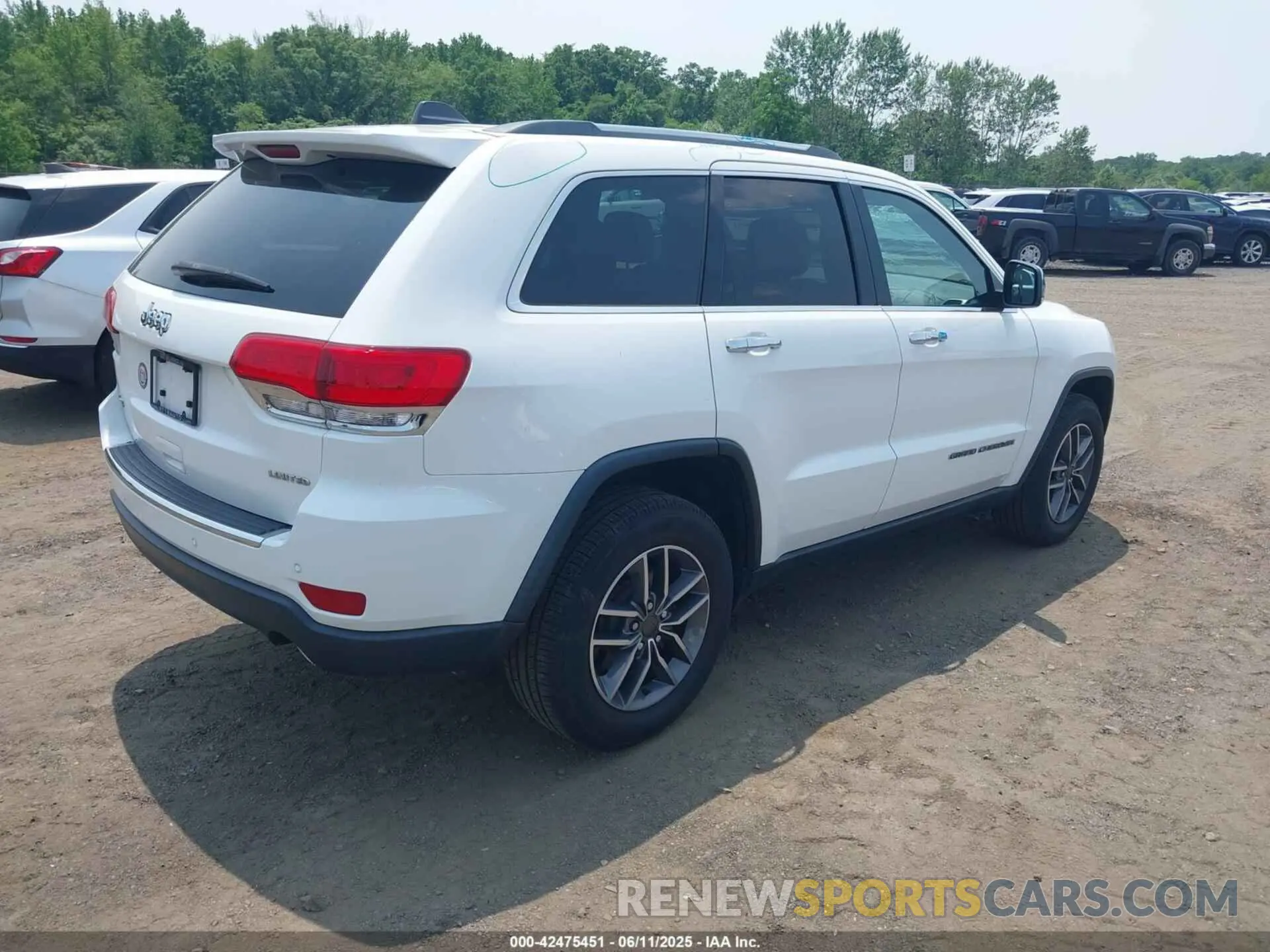 4 Photograph of a damaged car 1C4RJFBGXKC854304 JEEP GRAND CHEROKEE 2019