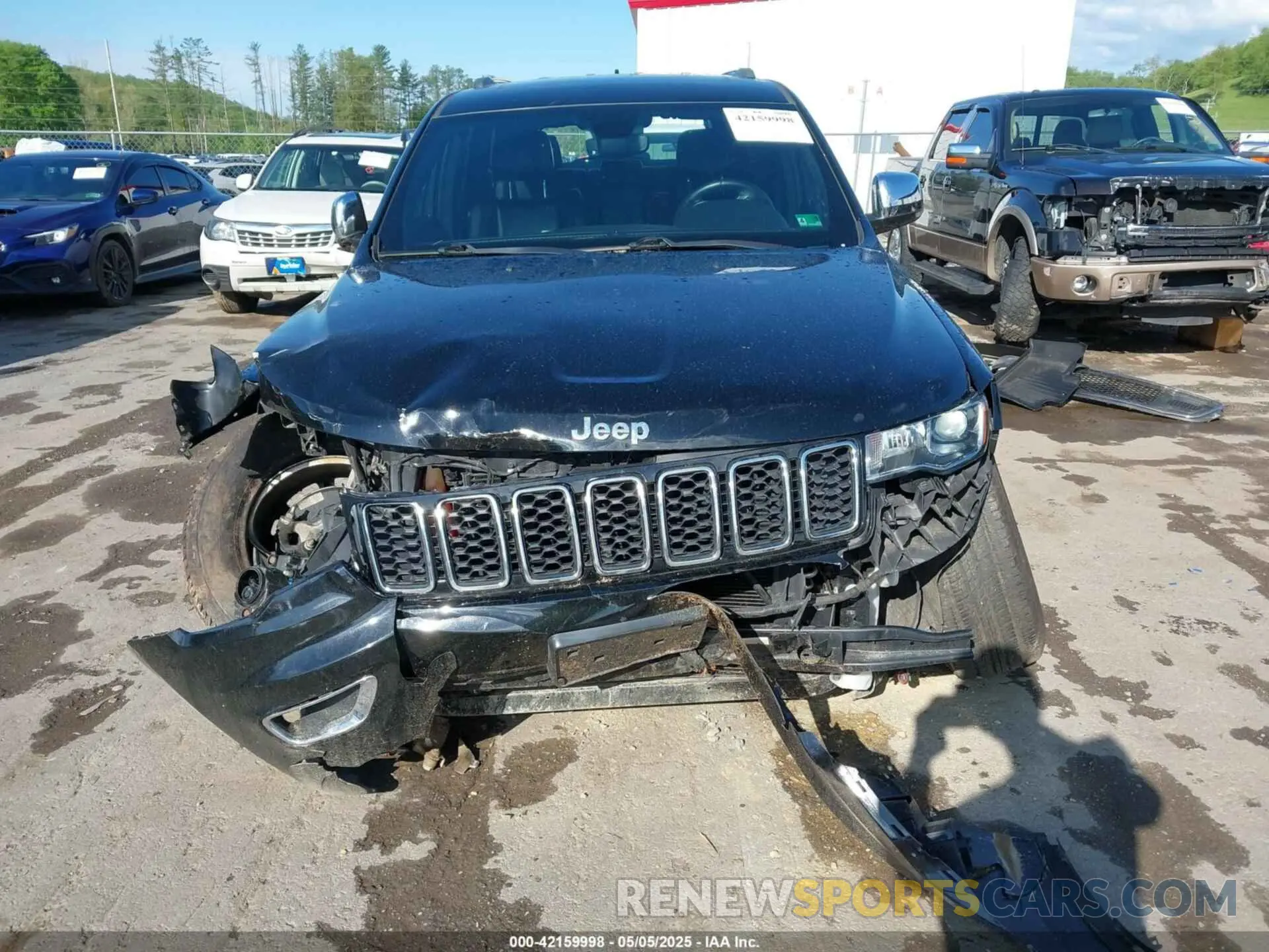 12 Photograph of a damaged car 1C4RJFBT9KC610351 JEEP GRAND CHEROKEE 2019