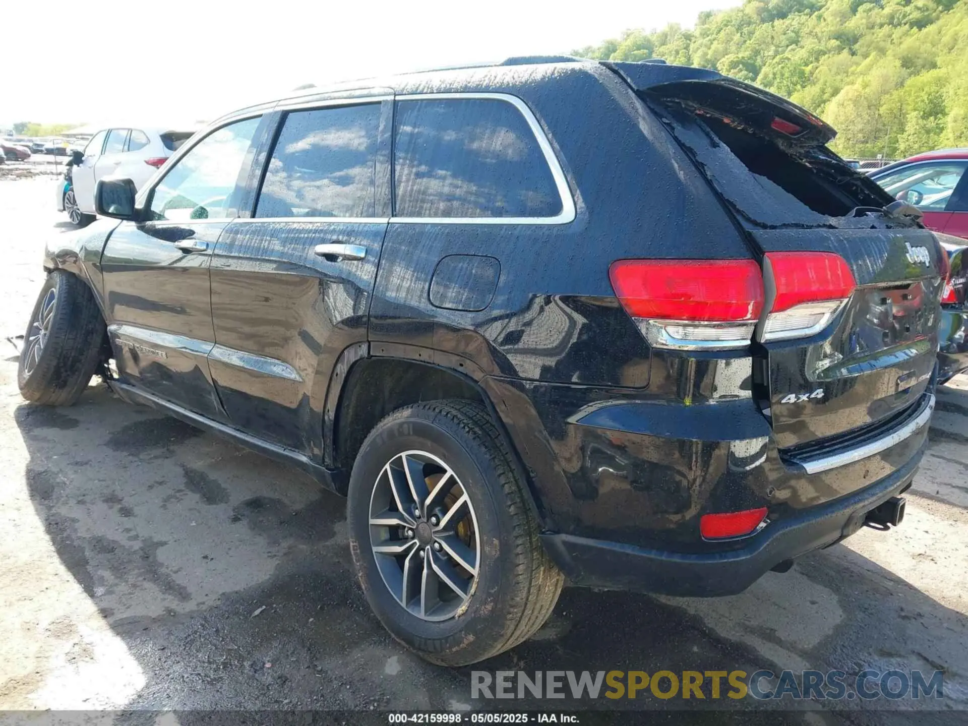 3 Photograph of a damaged car 1C4RJFBT9KC610351 JEEP GRAND CHEROKEE 2019