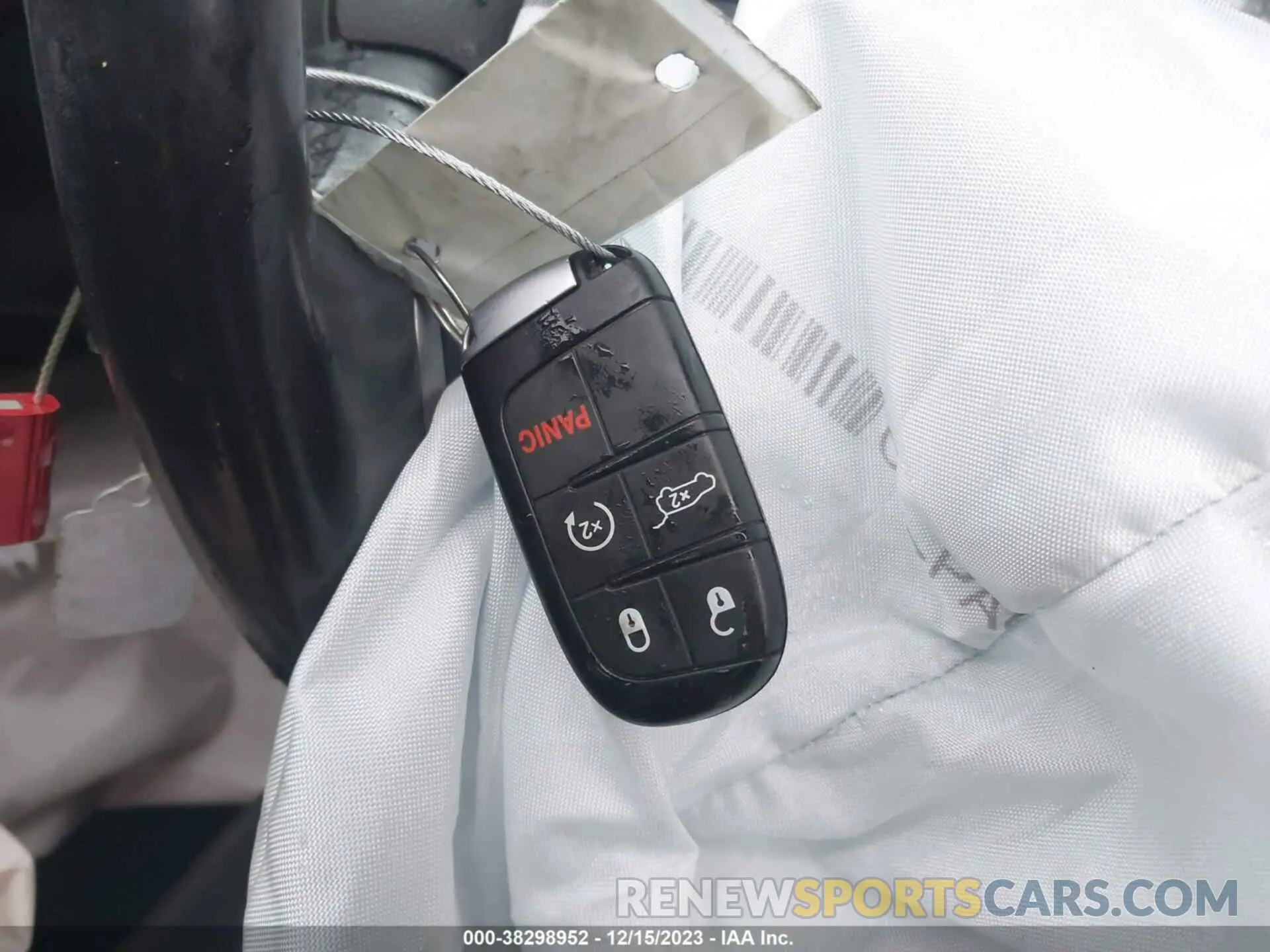 11 Photograph of a damaged car 1C4RJFCG0KC785539 JEEP GRAND CHEROKEE 2019