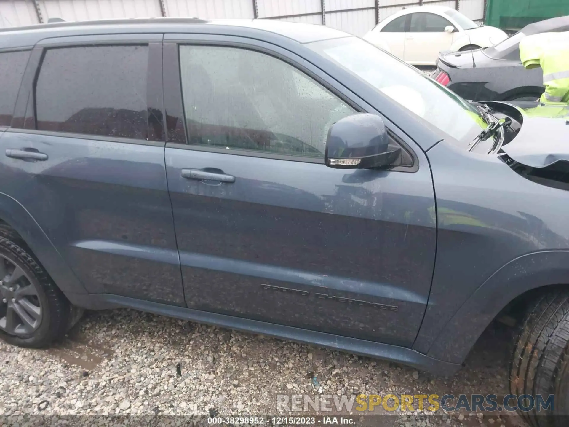 14 Photograph of a damaged car 1C4RJFCG0KC785539 JEEP GRAND CHEROKEE 2019