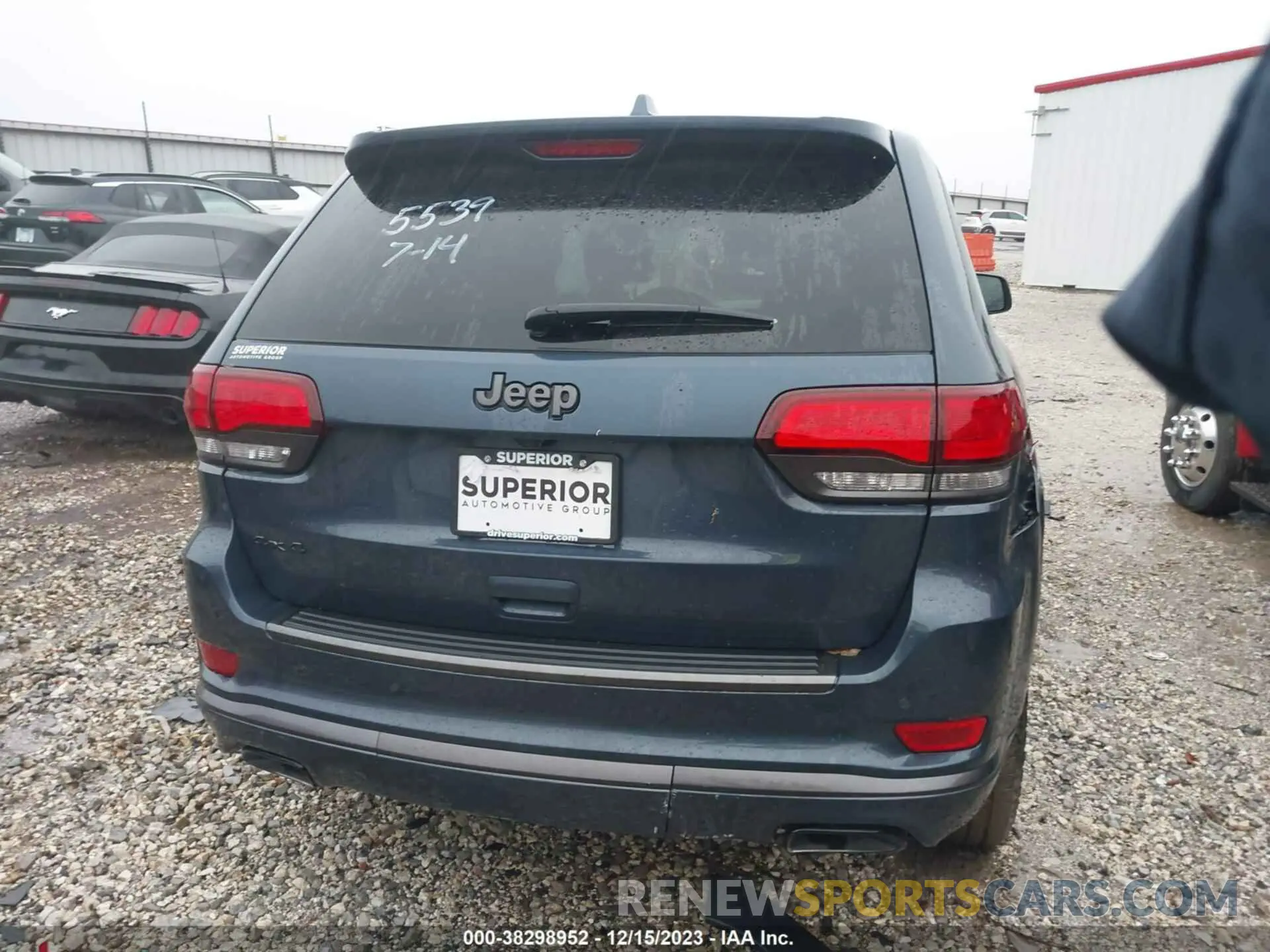 17 Photograph of a damaged car 1C4RJFCG0KC785539 JEEP GRAND CHEROKEE 2019