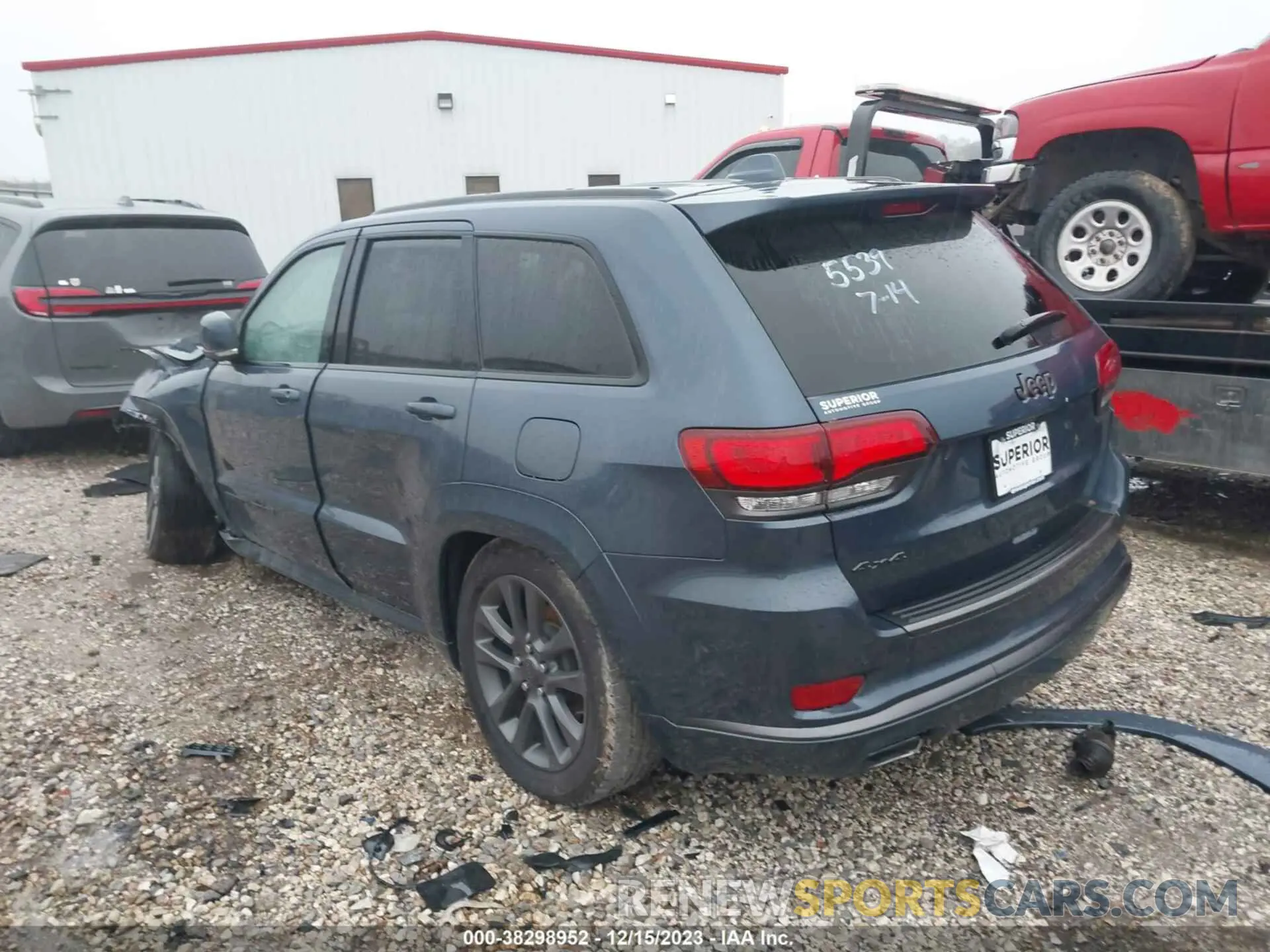 3 Photograph of a damaged car 1C4RJFCG0KC785539 JEEP GRAND CHEROKEE 2019