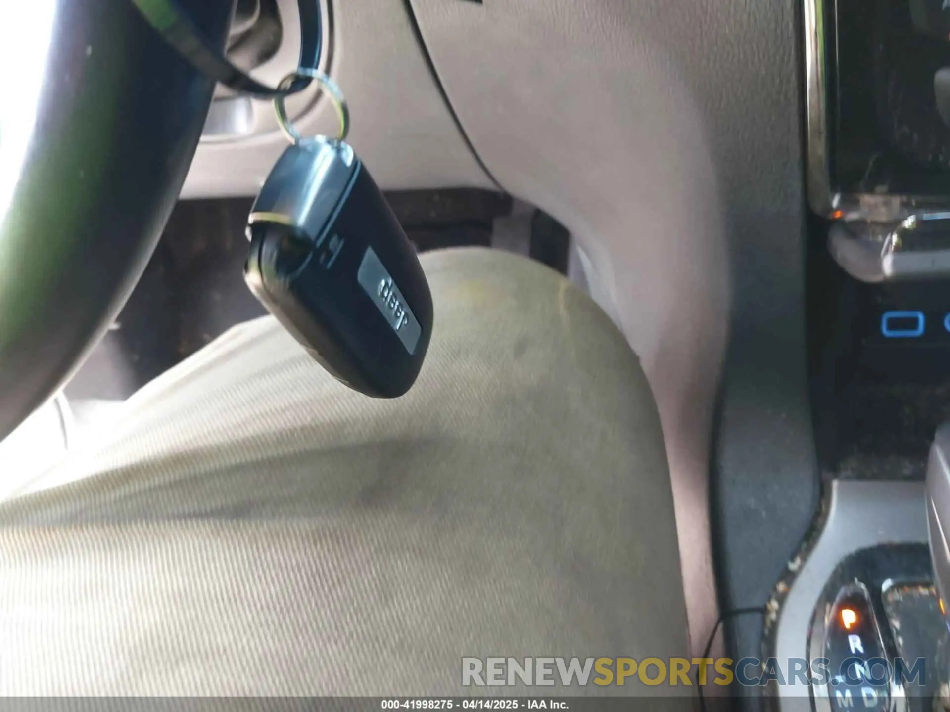 11 Photograph of a damaged car 1C4RJFCG0KC830964 JEEP GRAND CHEROKEE 2019
