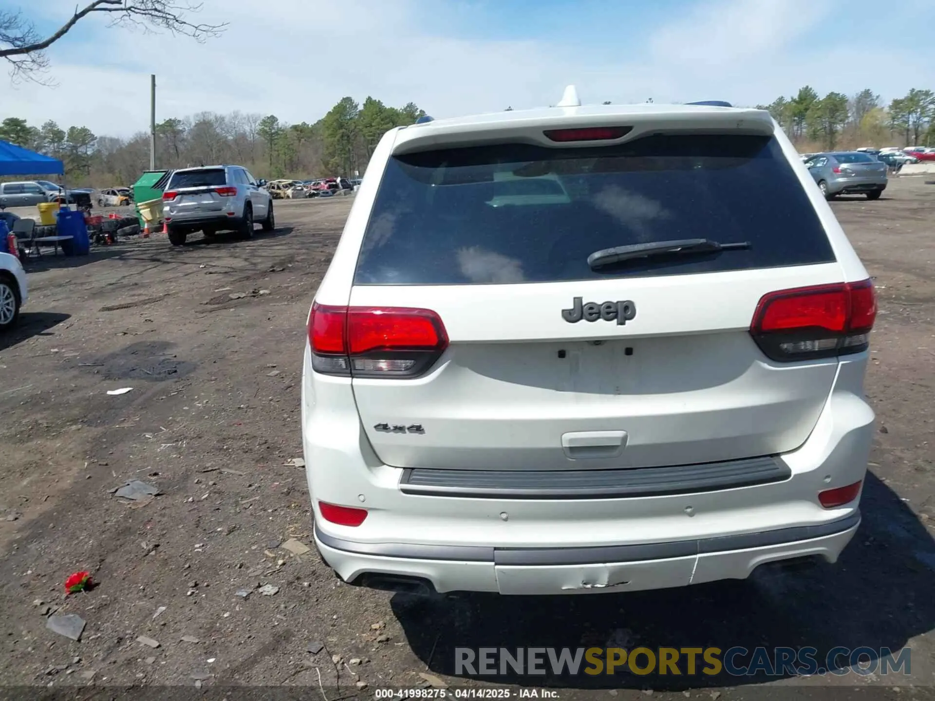 16 Photograph of a damaged car 1C4RJFCG0KC830964 JEEP GRAND CHEROKEE 2019