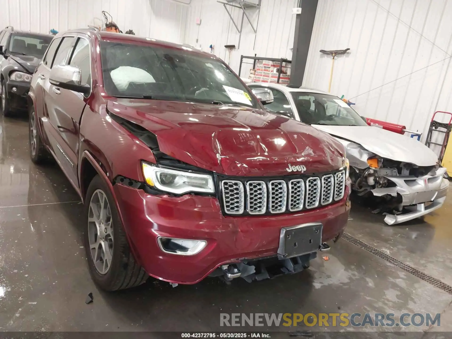 6 Photograph of a damaged car 1C4RJFCG2KC726704 JEEP GRAND CHEROKEE 2019