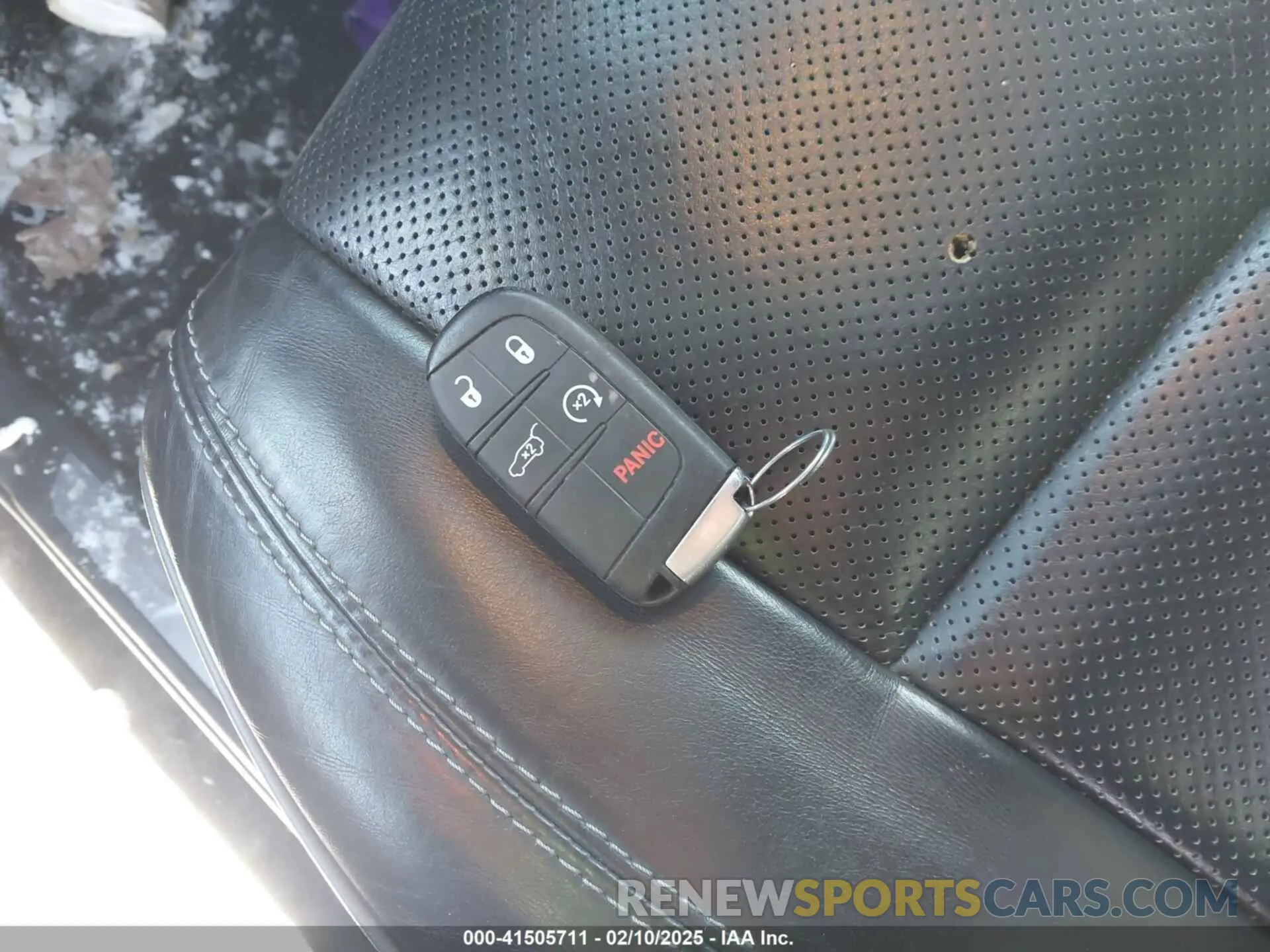 11 Photograph of a damaged car 1C4RJFCG4KC583691 JEEP GRAND CHEROKEE 2019