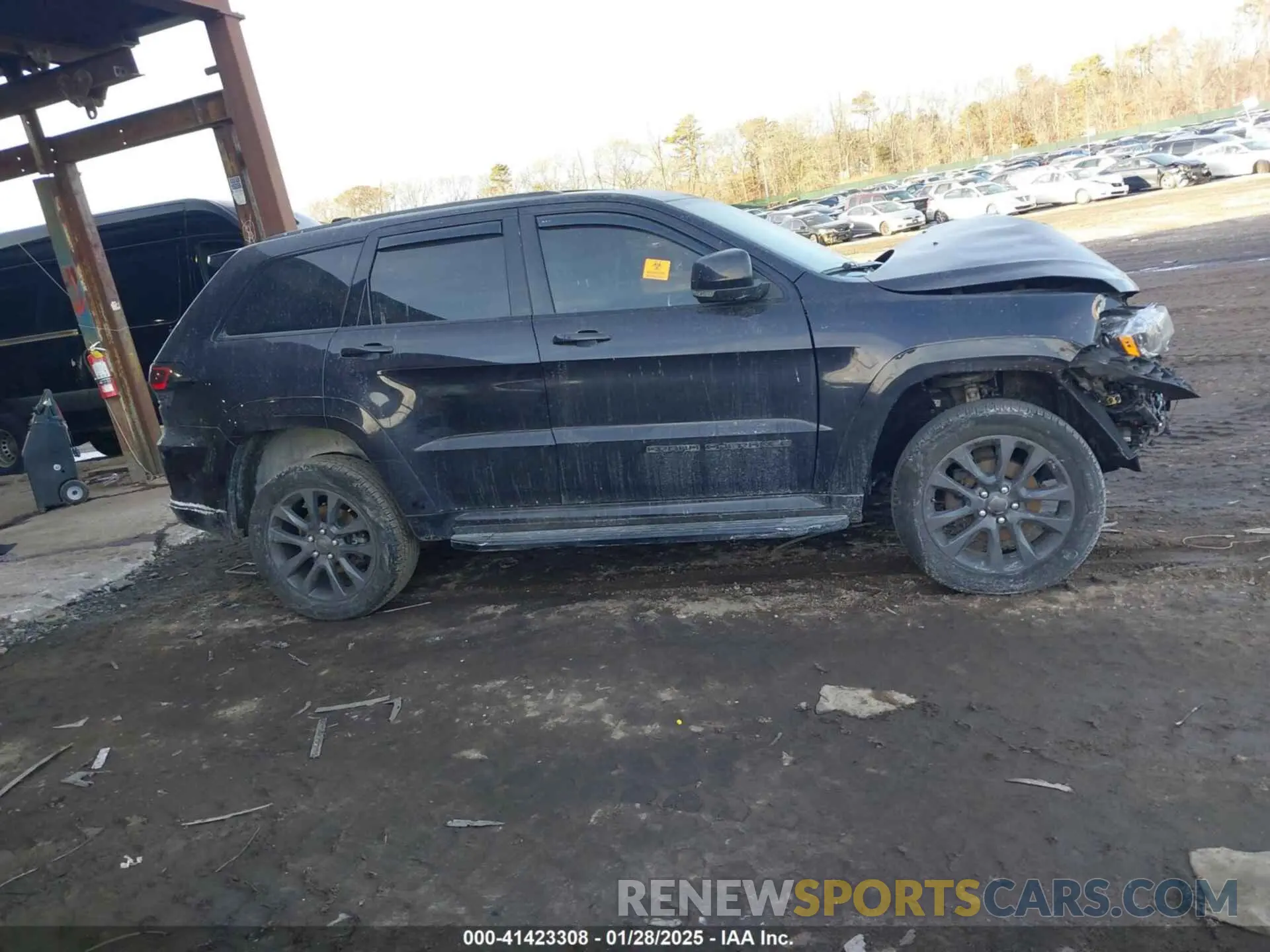 13 Photograph of a damaged car 1C4RJFCG6KC595891 JEEP GRAND CHEROKEE 2019