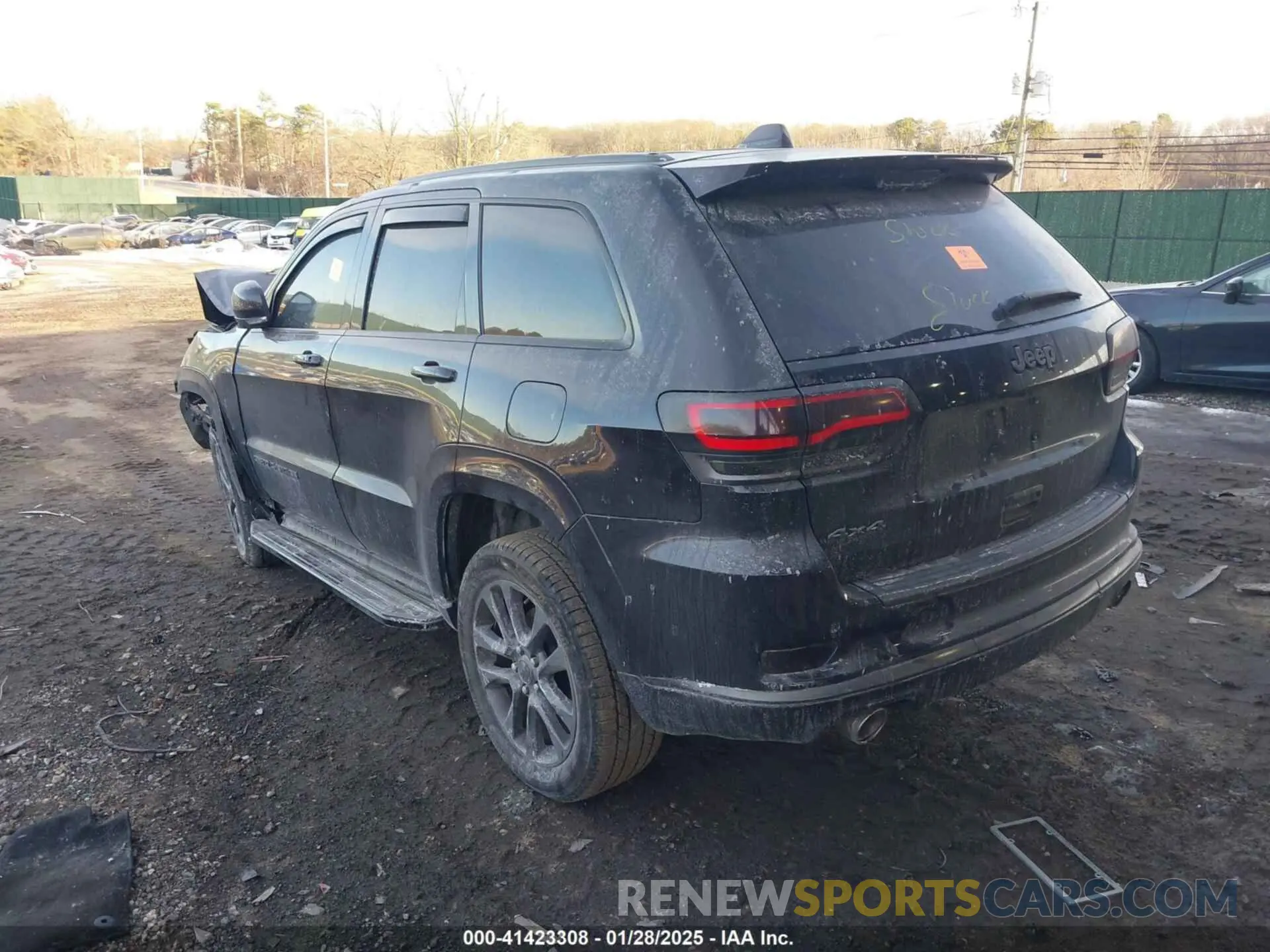 3 Photograph of a damaged car 1C4RJFCG6KC595891 JEEP GRAND CHEROKEE 2019