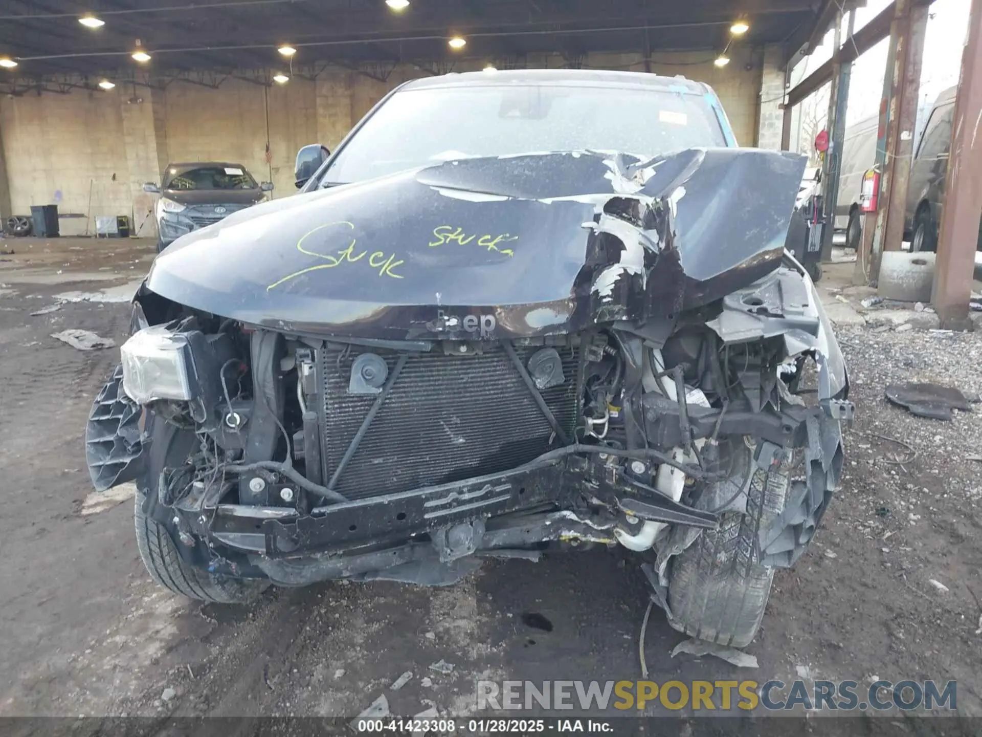 6 Photograph of a damaged car 1C4RJFCG6KC595891 JEEP GRAND CHEROKEE 2019