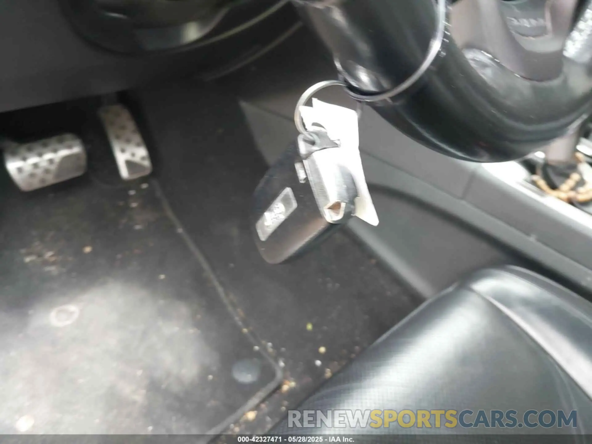 11 Photograph of a damaged car 1C4RJFCG6KC834369 JEEP GRAND CHEROKEE 2019