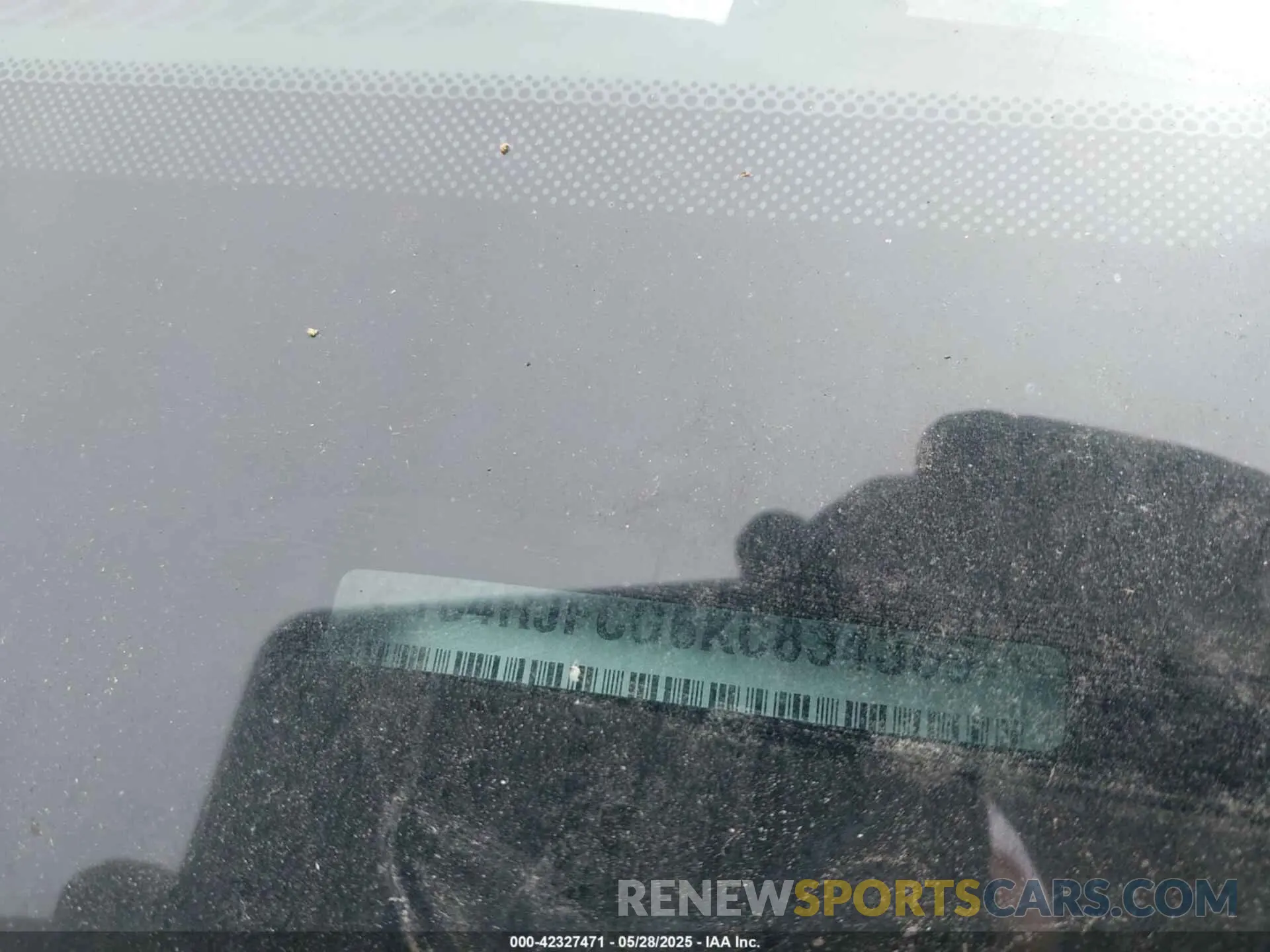 17 Photograph of a damaged car 1C4RJFCG6KC834369 JEEP GRAND CHEROKEE 2019
