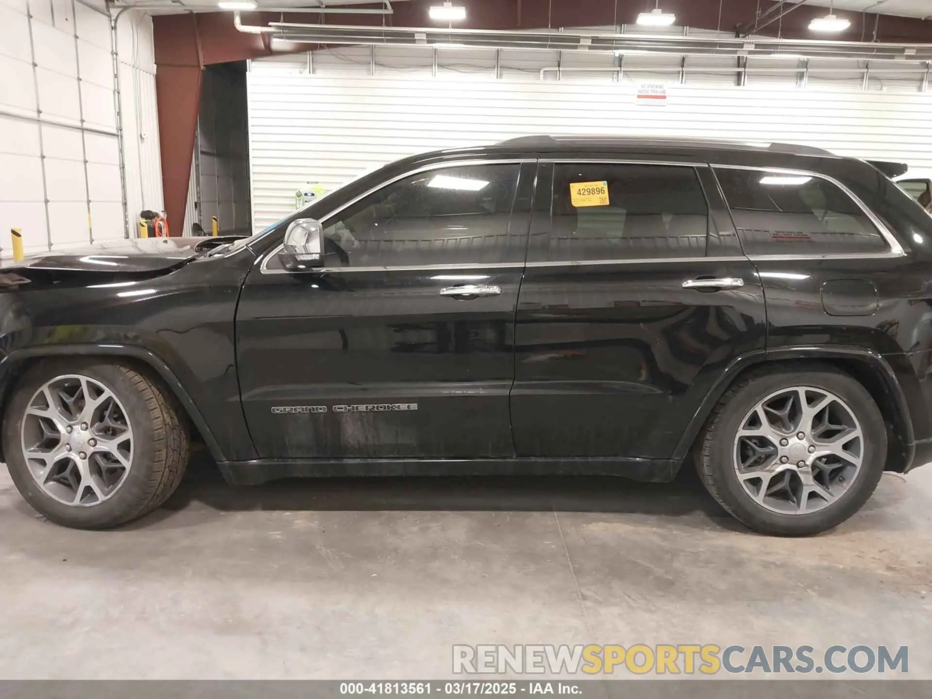 13 Photograph of a damaged car 1C4RJFCG7KC709686 JEEP GRAND CHEROKEE 2019