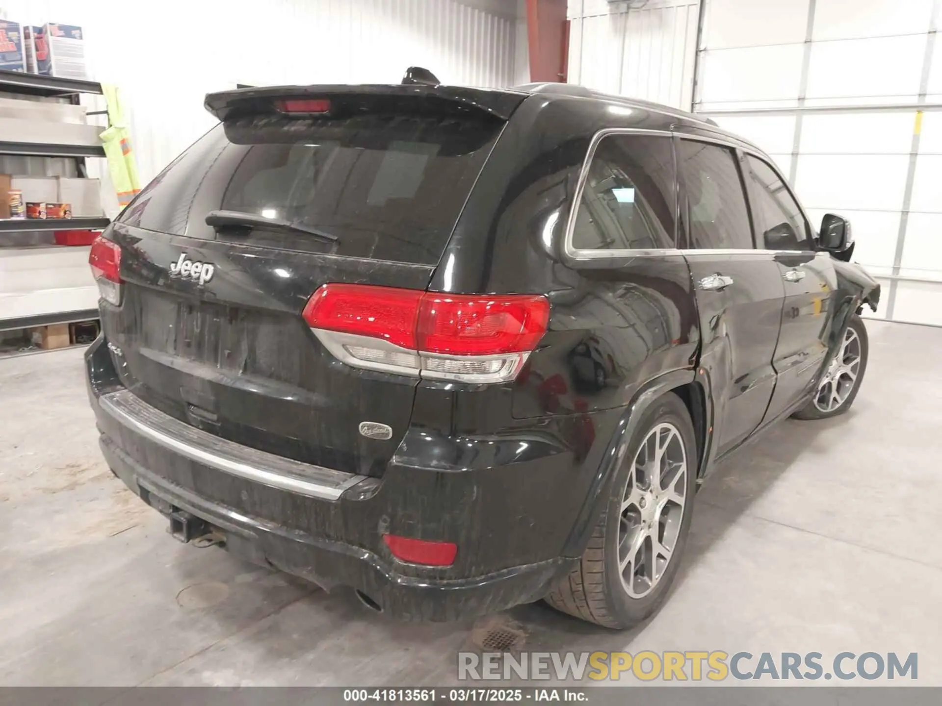4 Photograph of a damaged car 1C4RJFCG7KC709686 JEEP GRAND CHEROKEE 2019