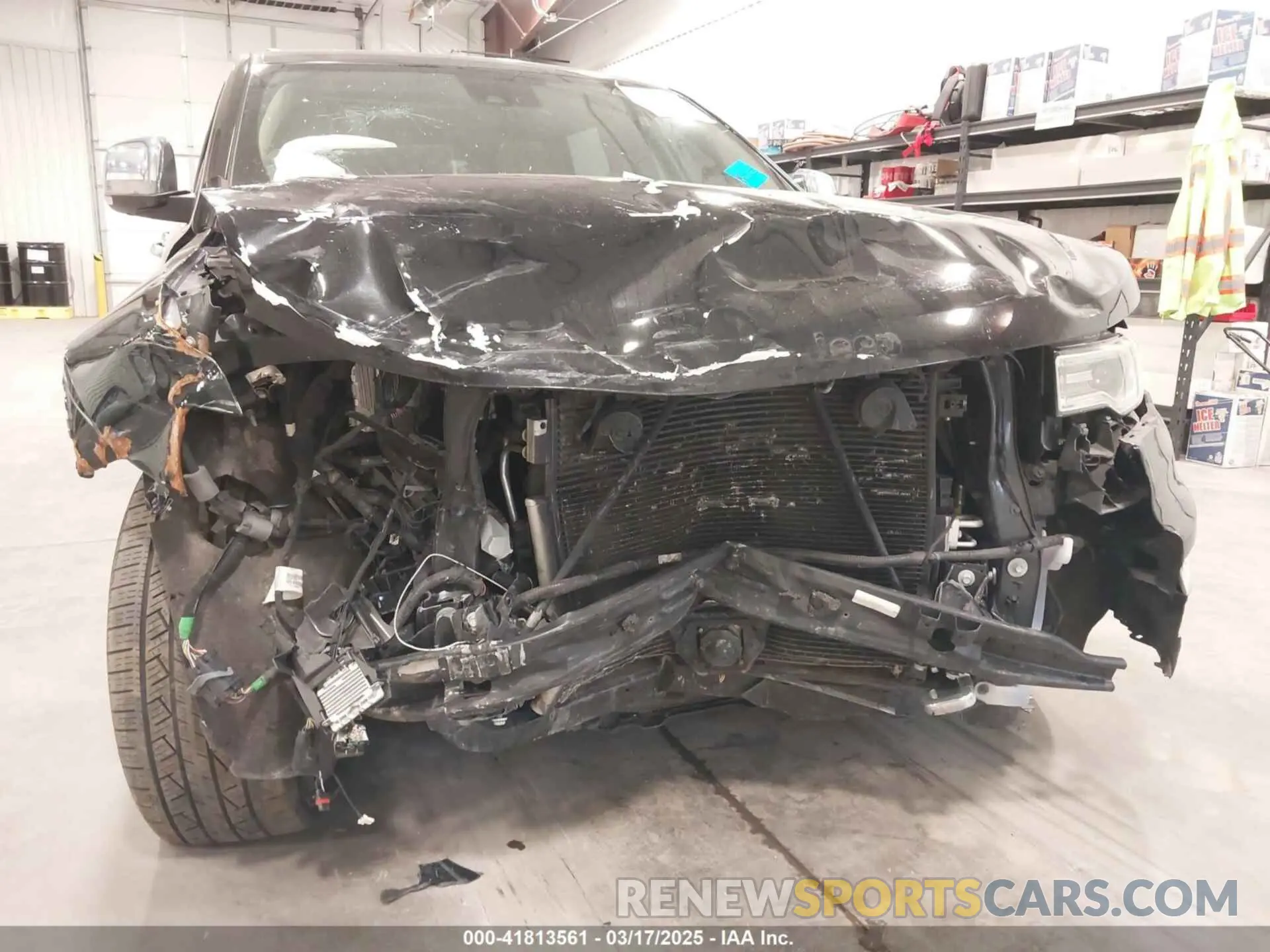 6 Photograph of a damaged car 1C4RJFCG7KC709686 JEEP GRAND CHEROKEE 2019