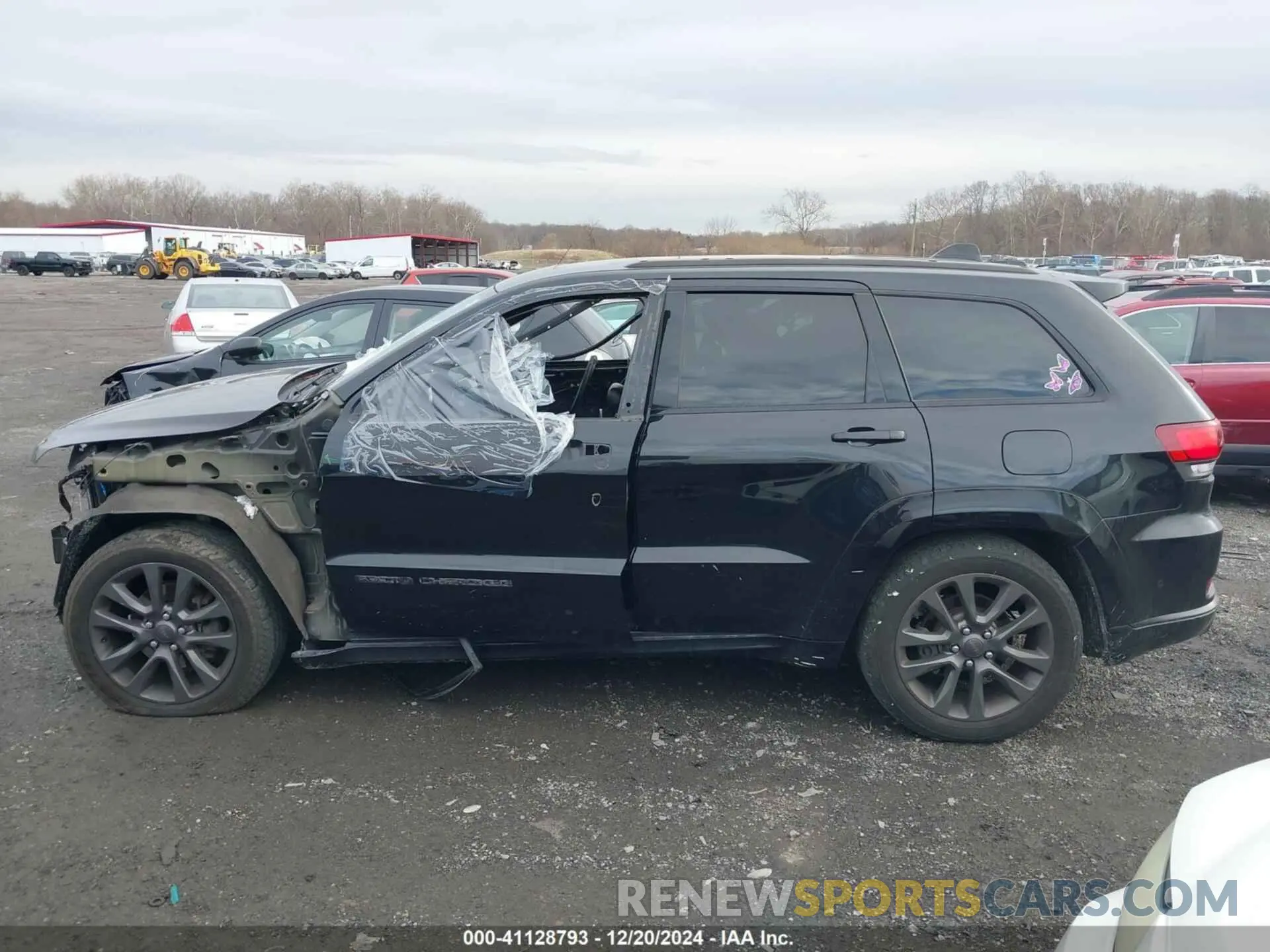 14 Photograph of a damaged car 1C4RJFCG9KC566594 JEEP GRAND CHEROKEE 2019