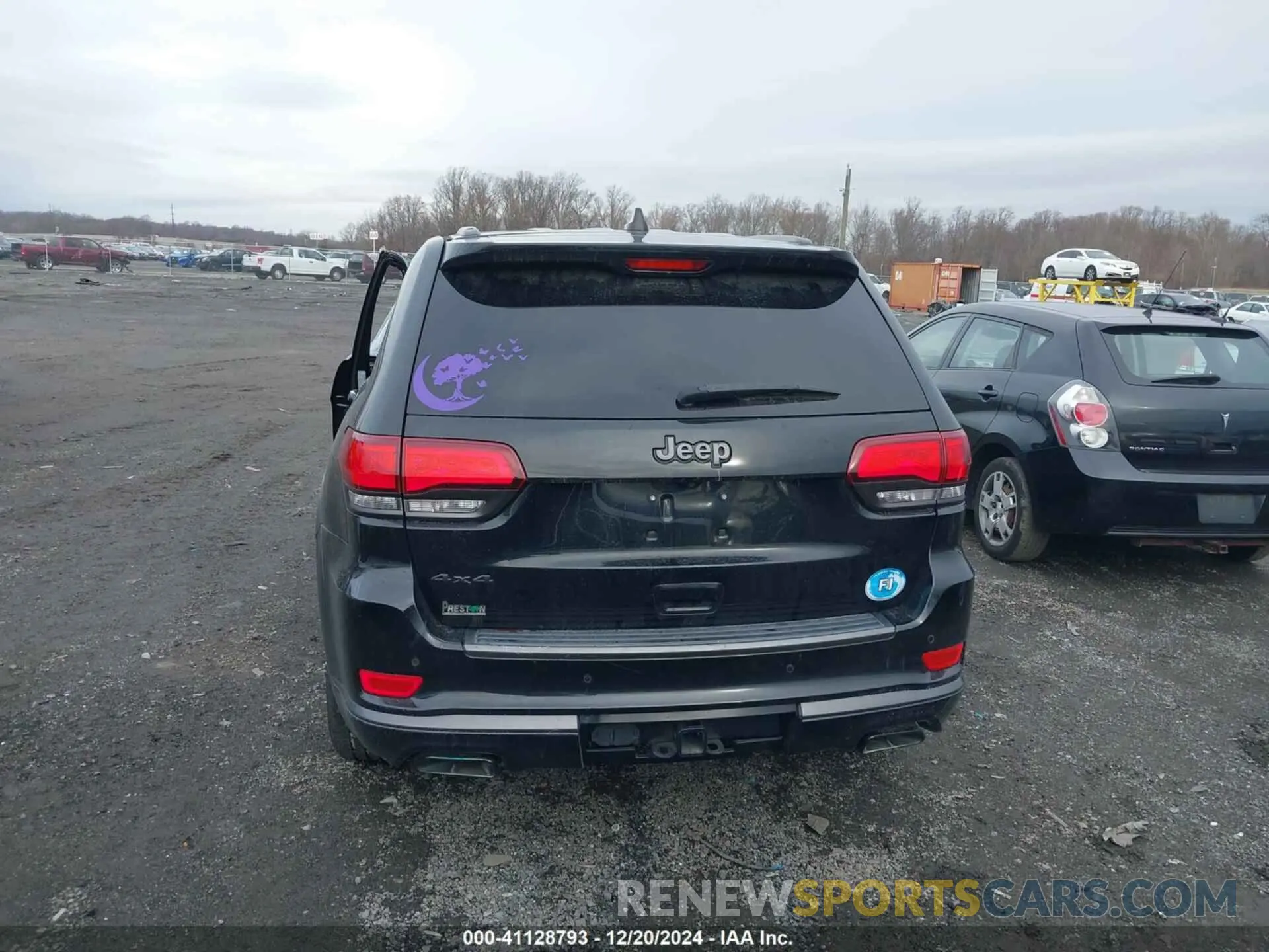 16 Photograph of a damaged car 1C4RJFCG9KC566594 JEEP GRAND CHEROKEE 2019