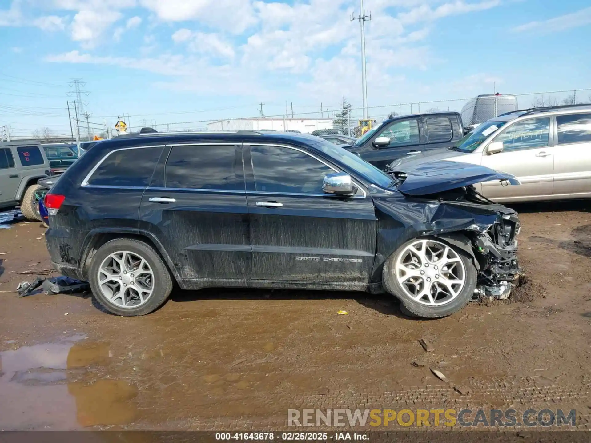 14 Photograph of a damaged car 1C4RJFCGXKC688543 JEEP GRAND CHEROKEE 2019