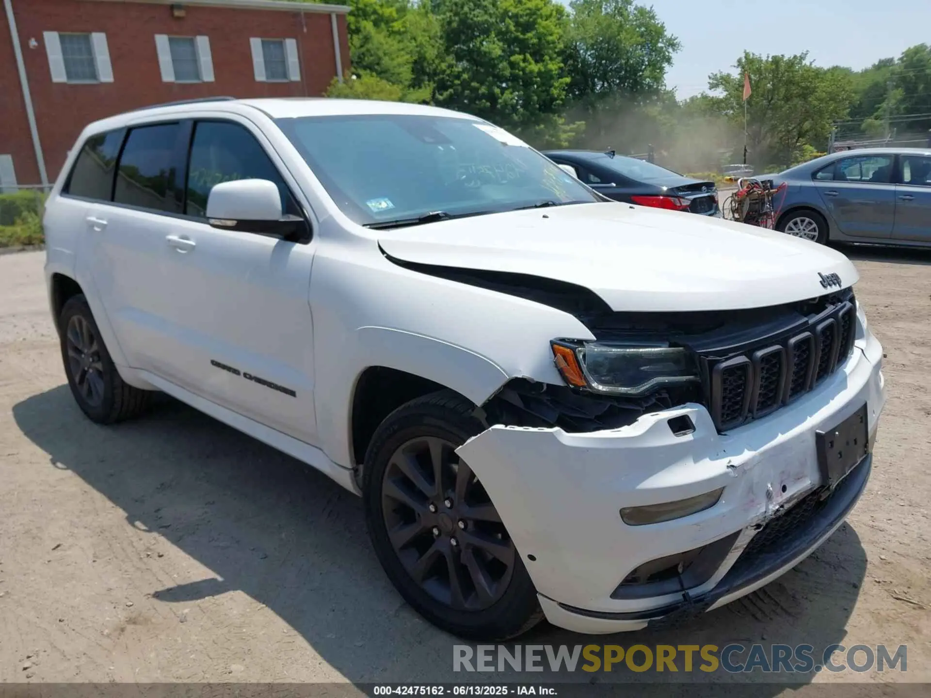 1 Photograph of a damaged car 1C4RJFCGXKC703722 JEEP GRAND CHEROKEE 2019
