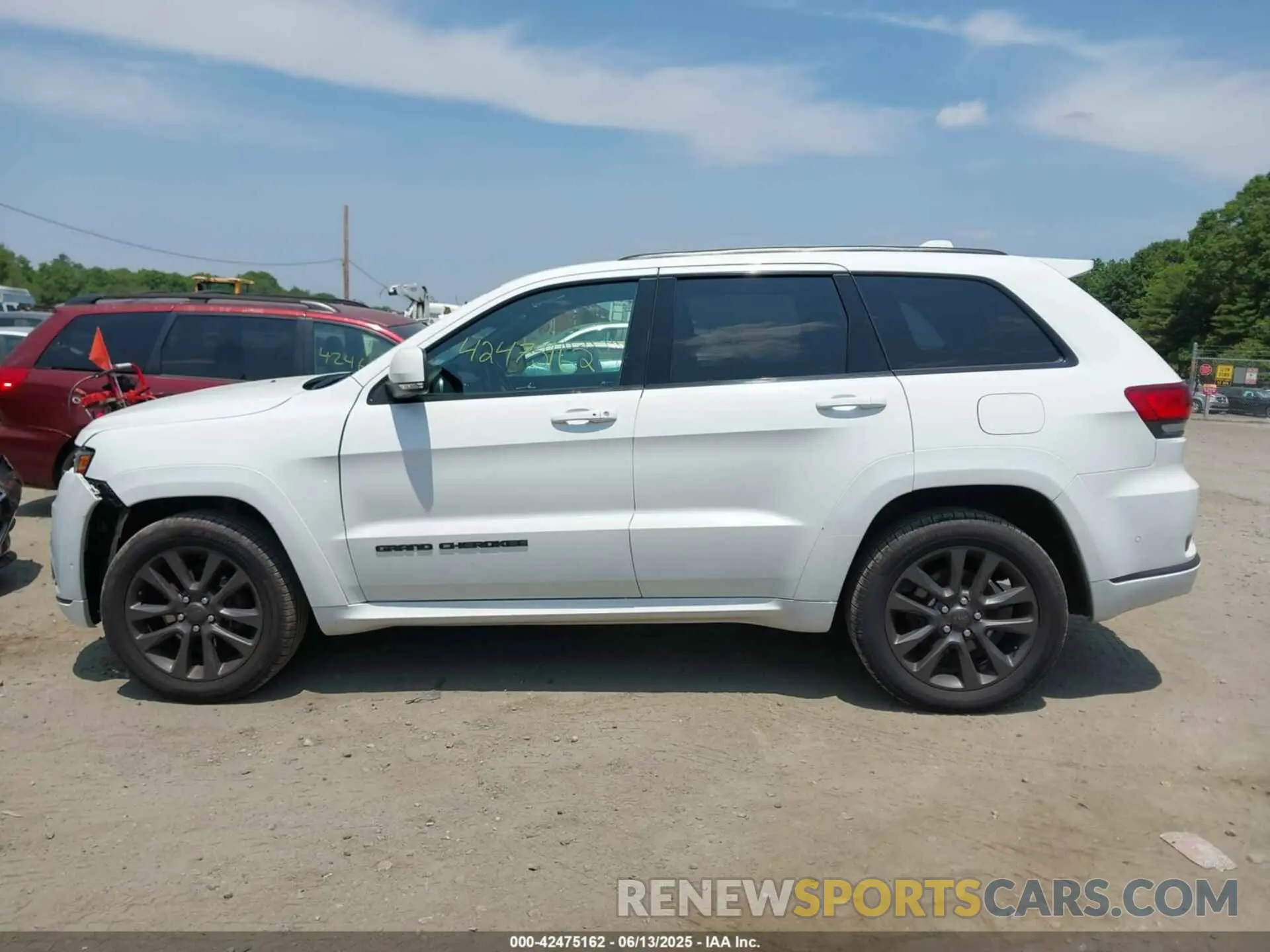 14 Photograph of a damaged car 1C4RJFCGXKC703722 JEEP GRAND CHEROKEE 2019