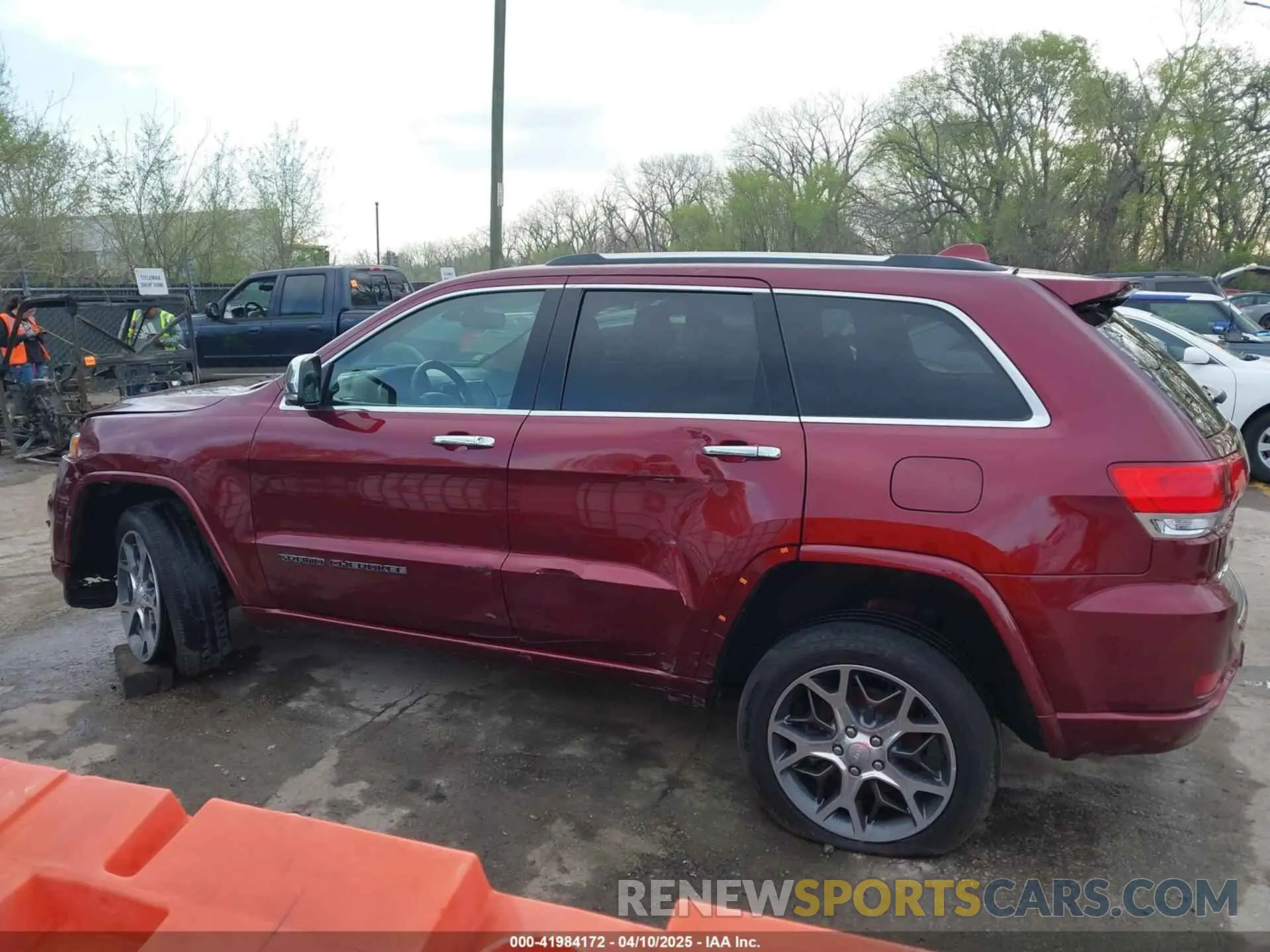 15 Photograph of a damaged car 1C4RJFCT3KC621988 JEEP GRAND CHEROKEE 2019