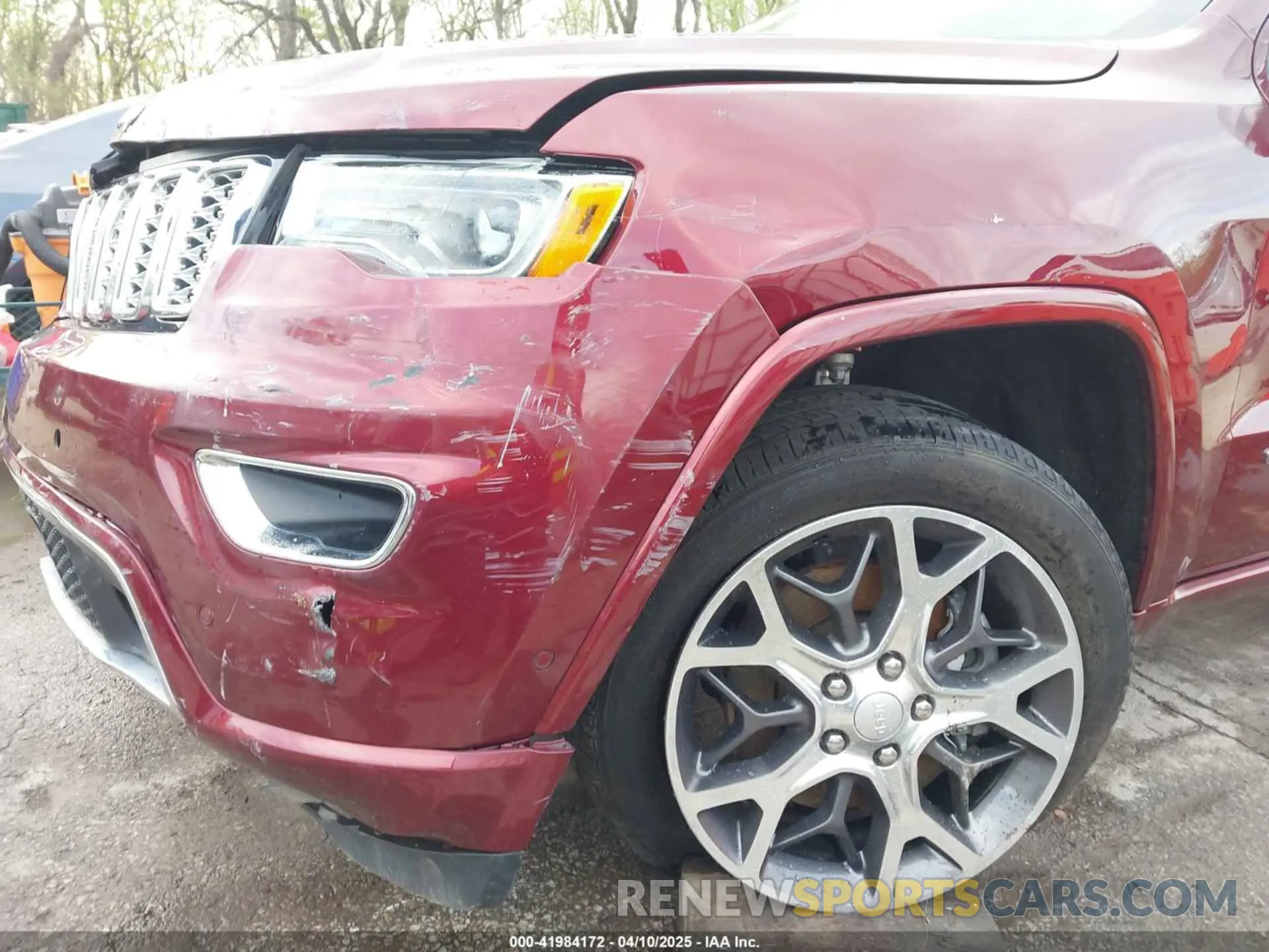 19 Photograph of a damaged car 1C4RJFCT3KC621988 JEEP GRAND CHEROKEE 2019