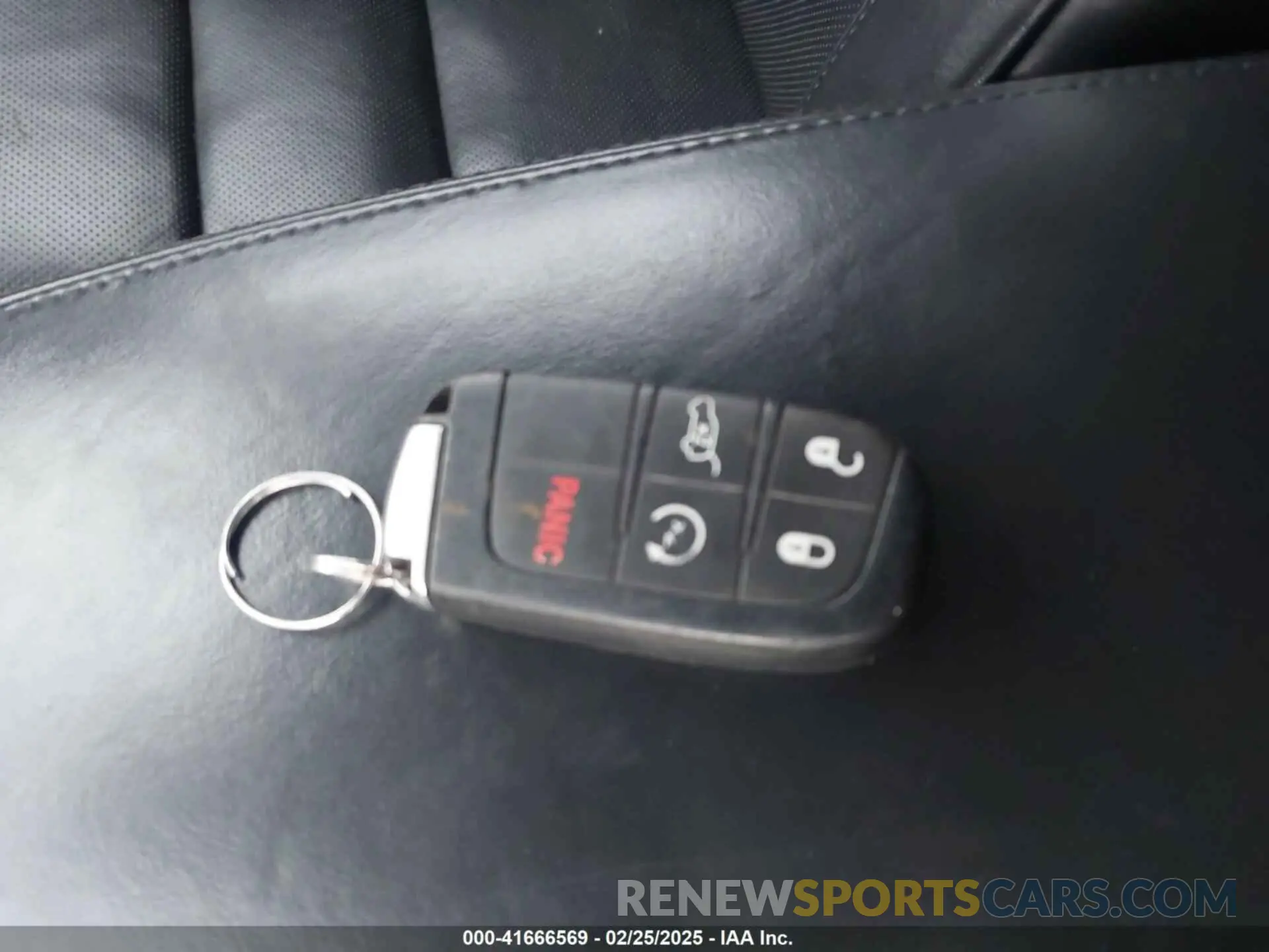 11 Photograph of a damaged car 1C4RJFCT7KC655397 JEEP GRAND CHEROKEE 2019