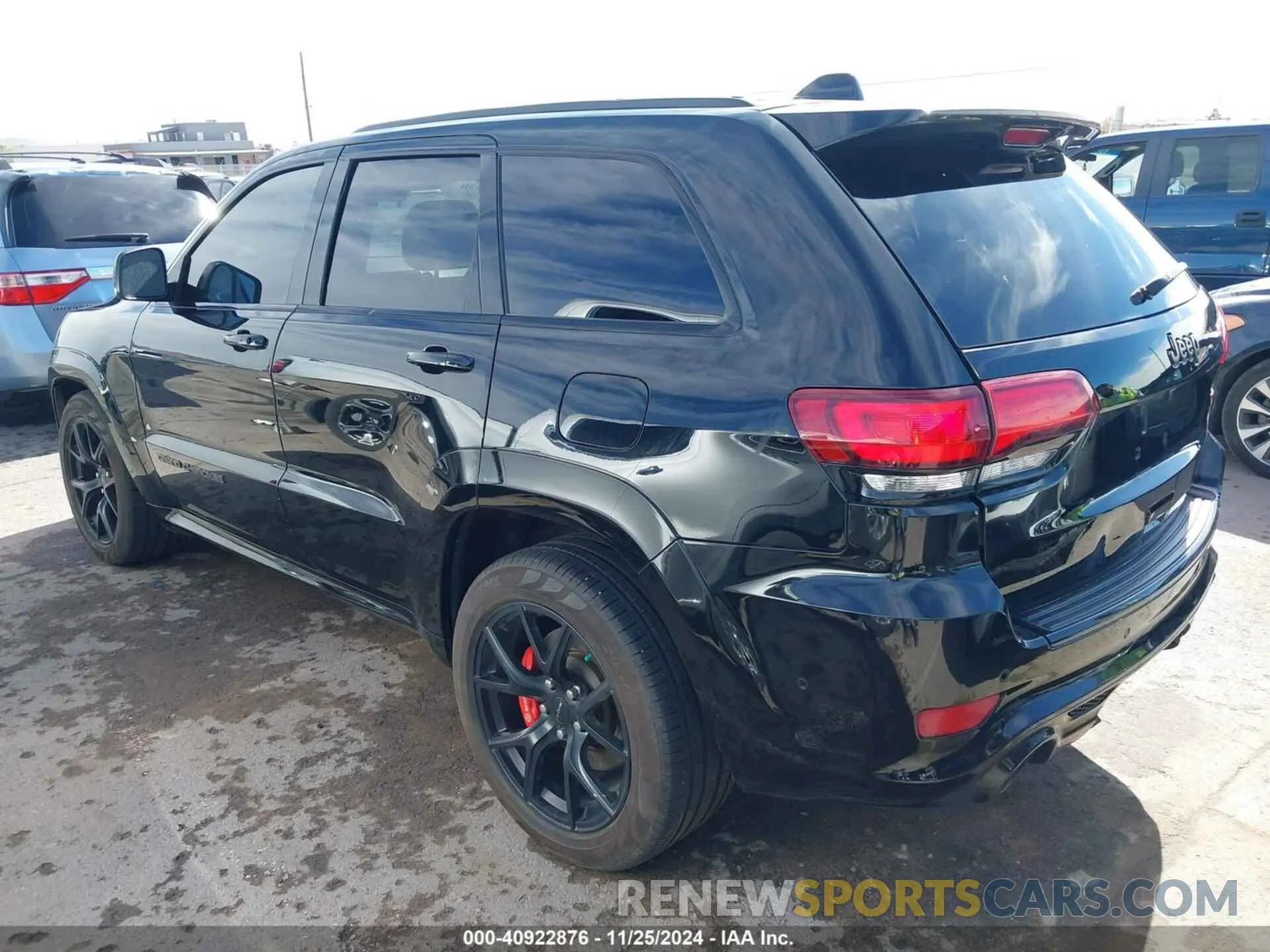 3 Photograph of a damaged car 1C4RJFDJ5KC611105 JEEP GRAND CHEROKEE 2019
