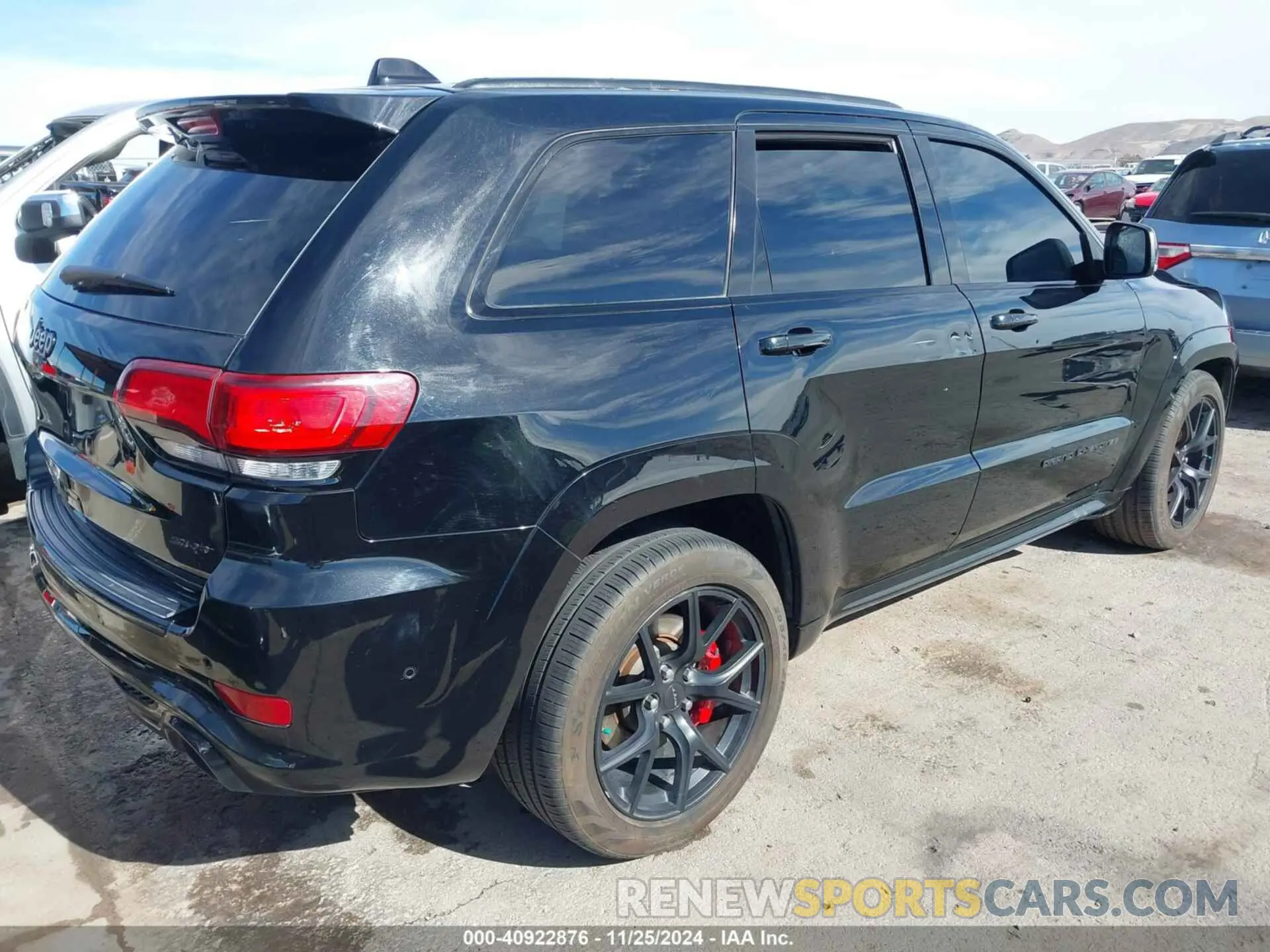 4 Photograph of a damaged car 1C4RJFDJ5KC611105 JEEP GRAND CHEROKEE 2019