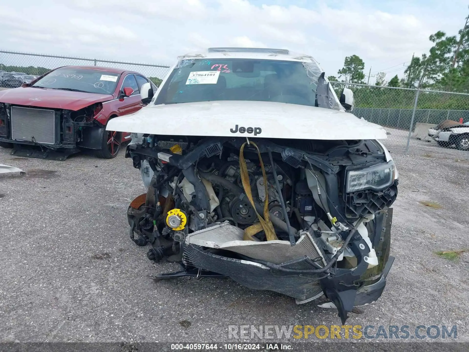 12 Photograph of a damaged car 1C4RJFDJ5KC679257 JEEP GRAND CHEROKEE 2019