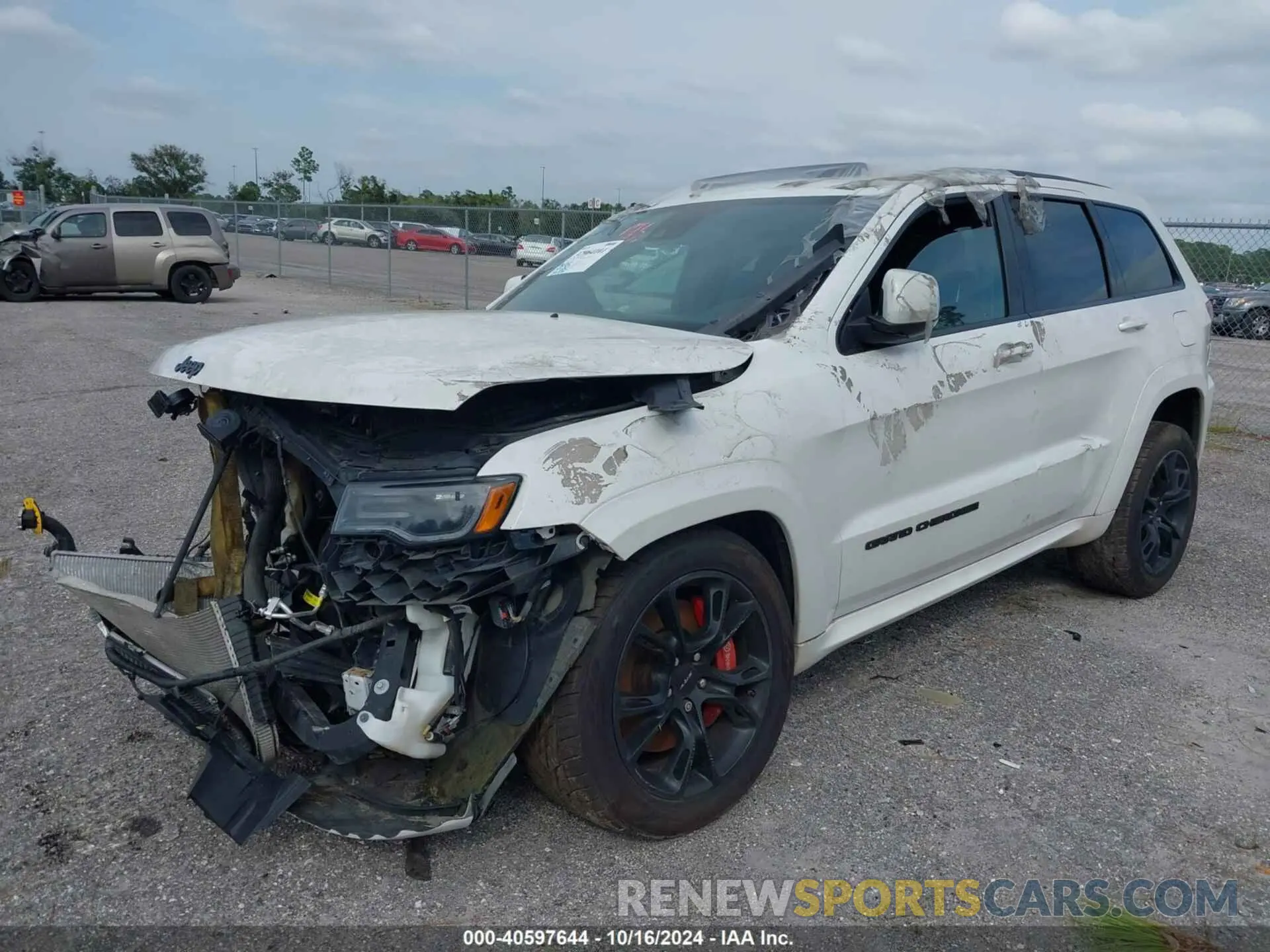 2 Photograph of a damaged car 1C4RJFDJ5KC679257 JEEP GRAND CHEROKEE 2019