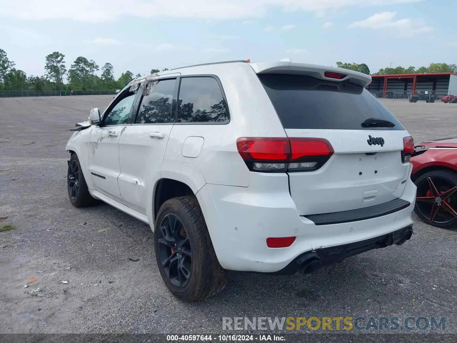 3 Photograph of a damaged car 1C4RJFDJ5KC679257 JEEP GRAND CHEROKEE 2019