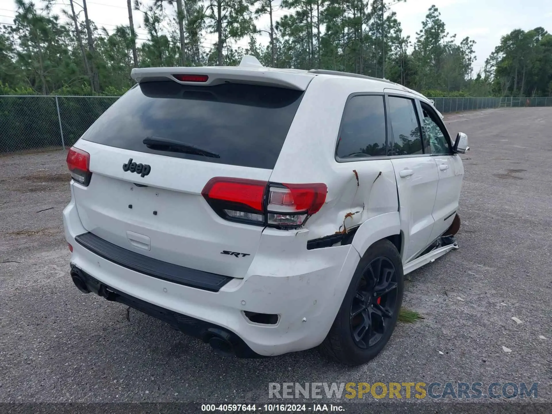 4 Photograph of a damaged car 1C4RJFDJ5KC679257 JEEP GRAND CHEROKEE 2019
