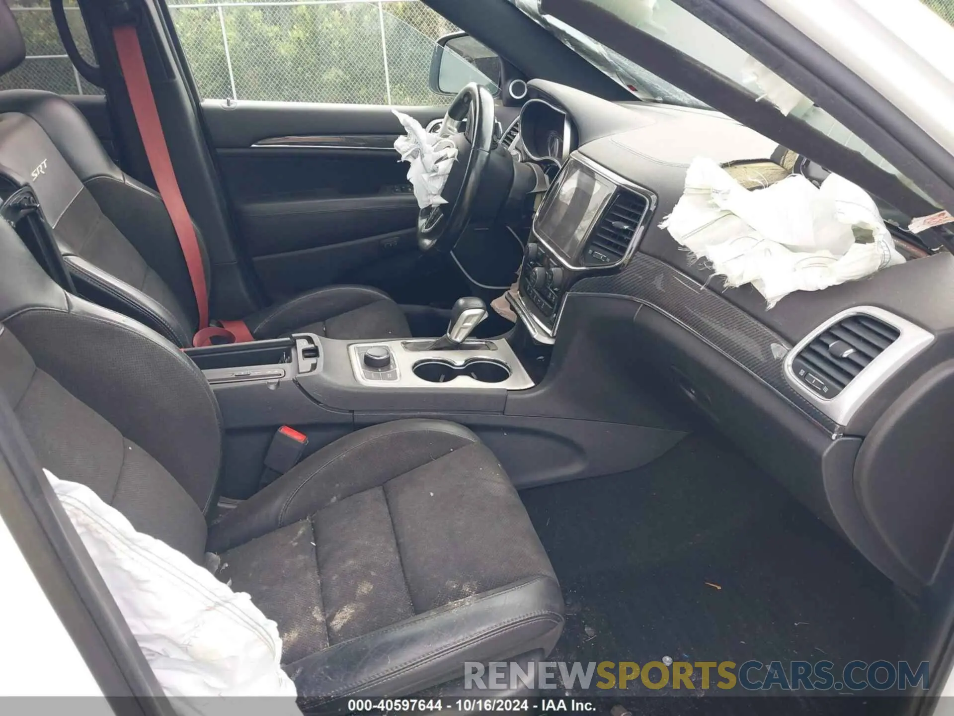 5 Photograph of a damaged car 1C4RJFDJ5KC679257 JEEP GRAND CHEROKEE 2019