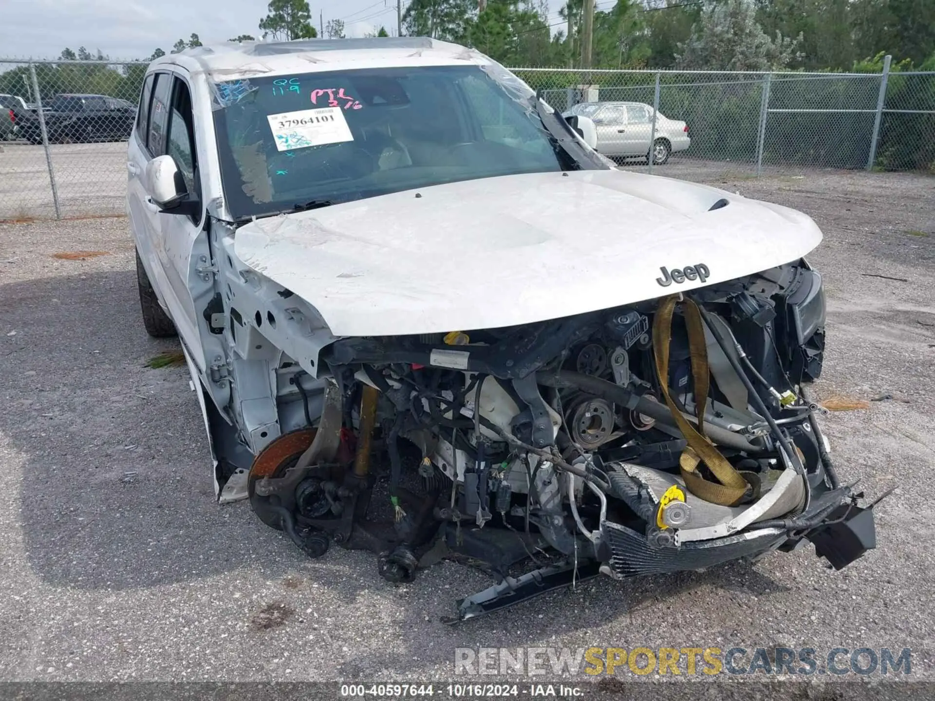 6 Photograph of a damaged car 1C4RJFDJ5KC679257 JEEP GRAND CHEROKEE 2019