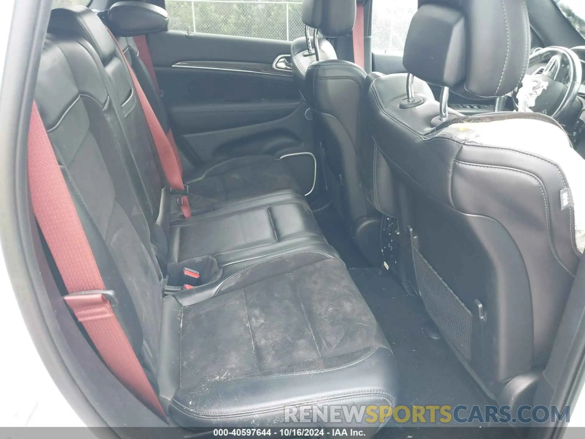 8 Photograph of a damaged car 1C4RJFDJ5KC679257 JEEP GRAND CHEROKEE 2019