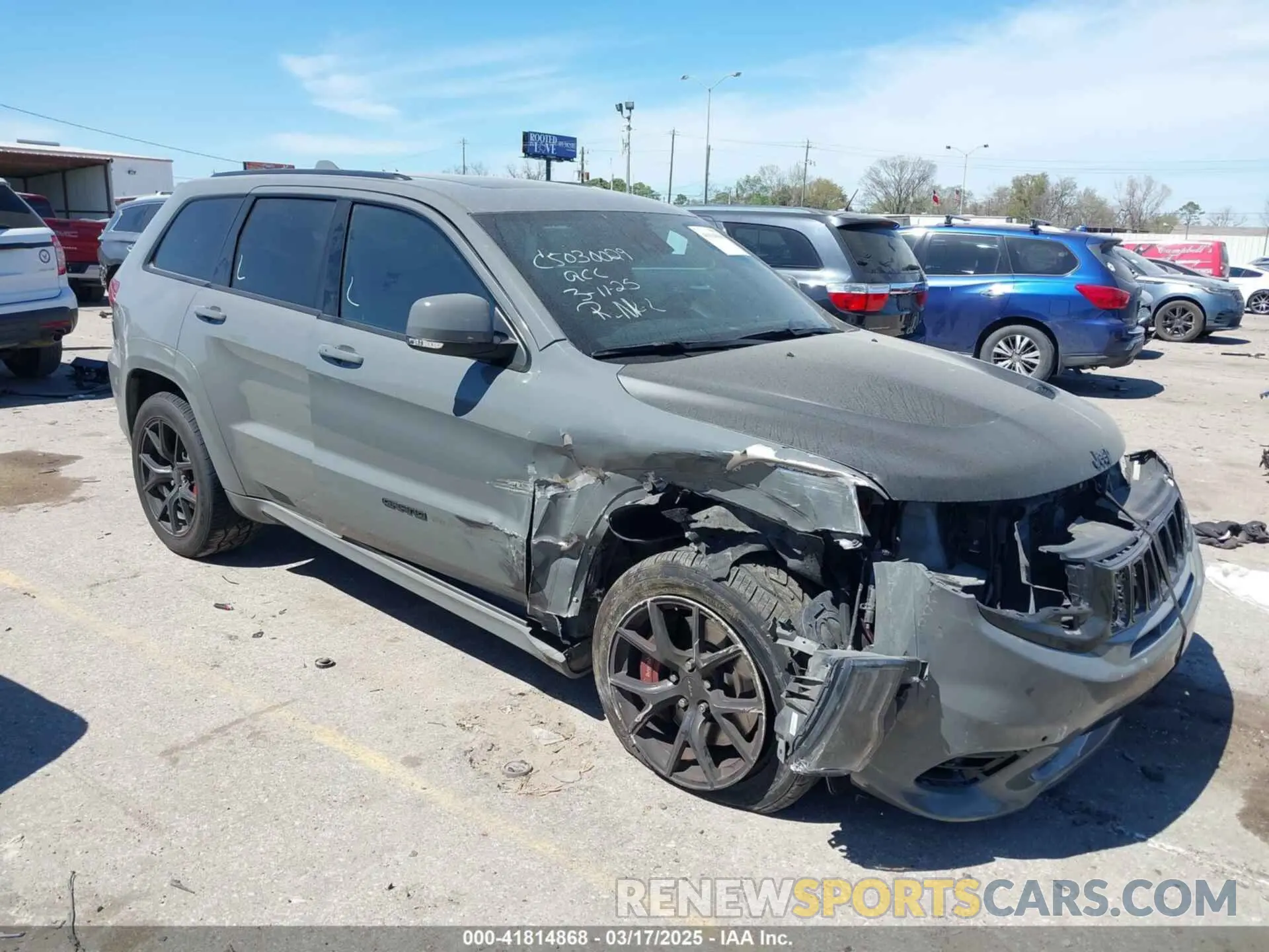 1 Photograph of a damaged car 1C4RJFDJ5KC758685 JEEP GRAND CHEROKEE 2019