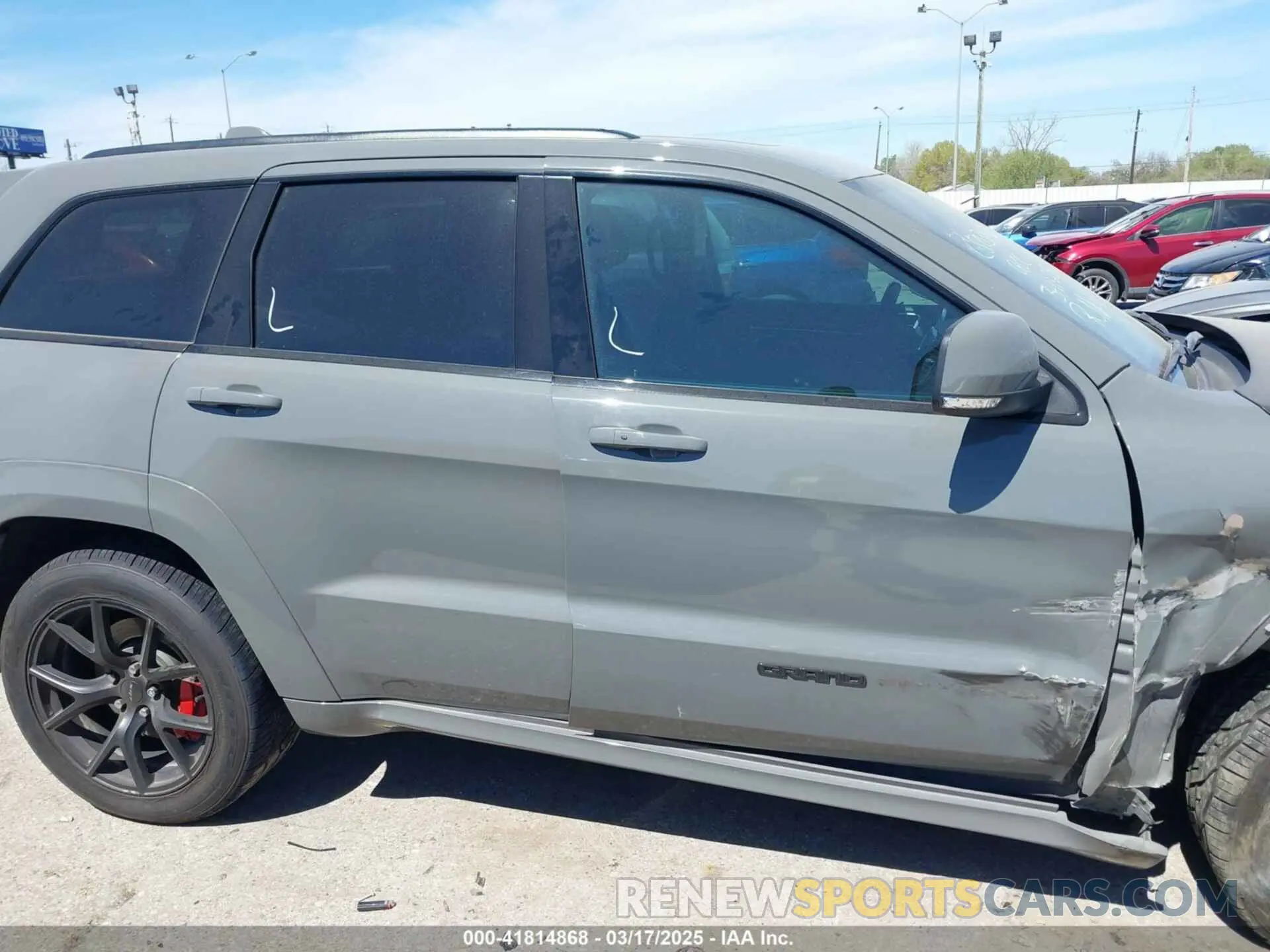 13 Photograph of a damaged car 1C4RJFDJ5KC758685 JEEP GRAND CHEROKEE 2019