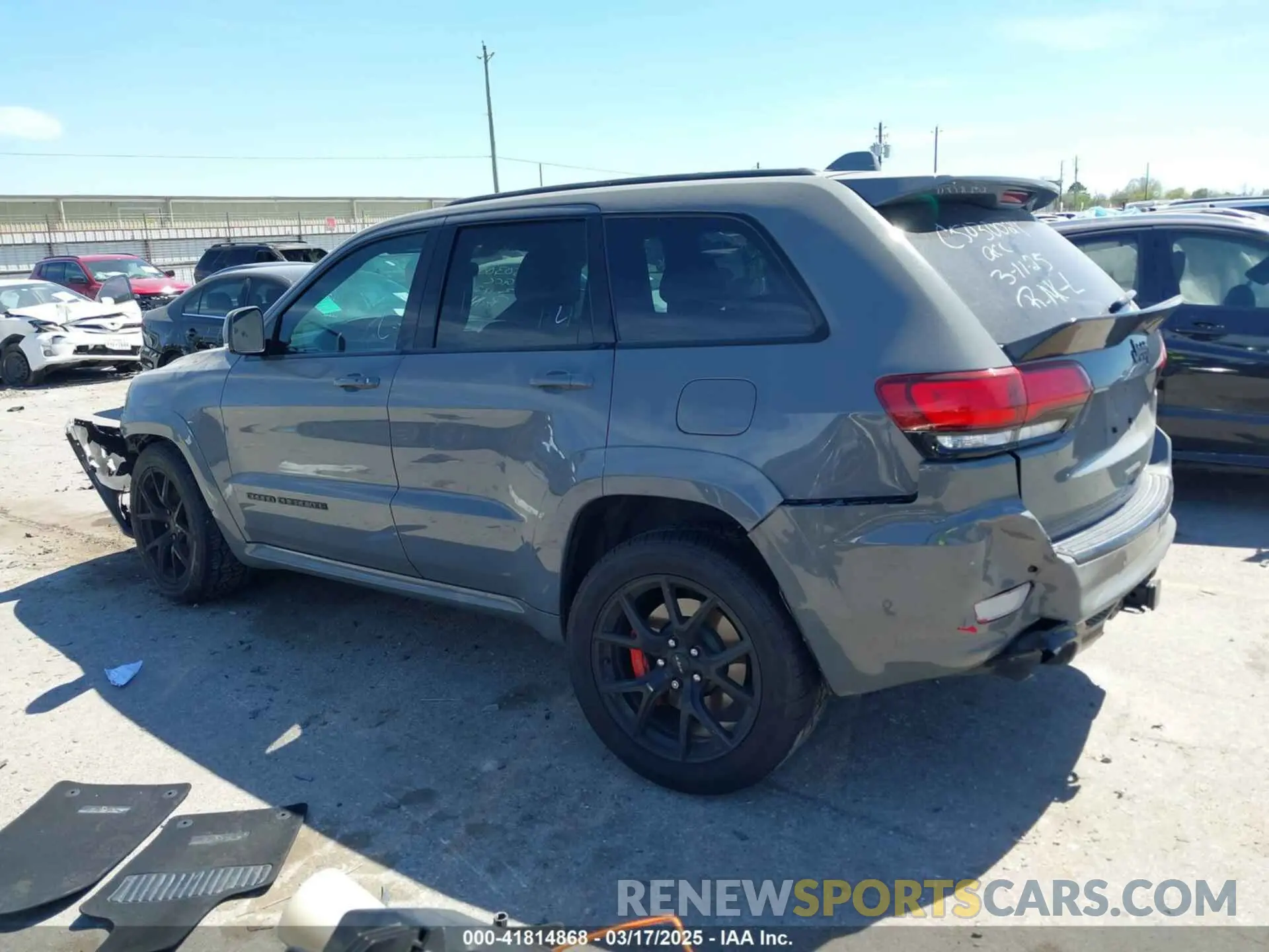 3 Photograph of a damaged car 1C4RJFDJ5KC758685 JEEP GRAND CHEROKEE 2019