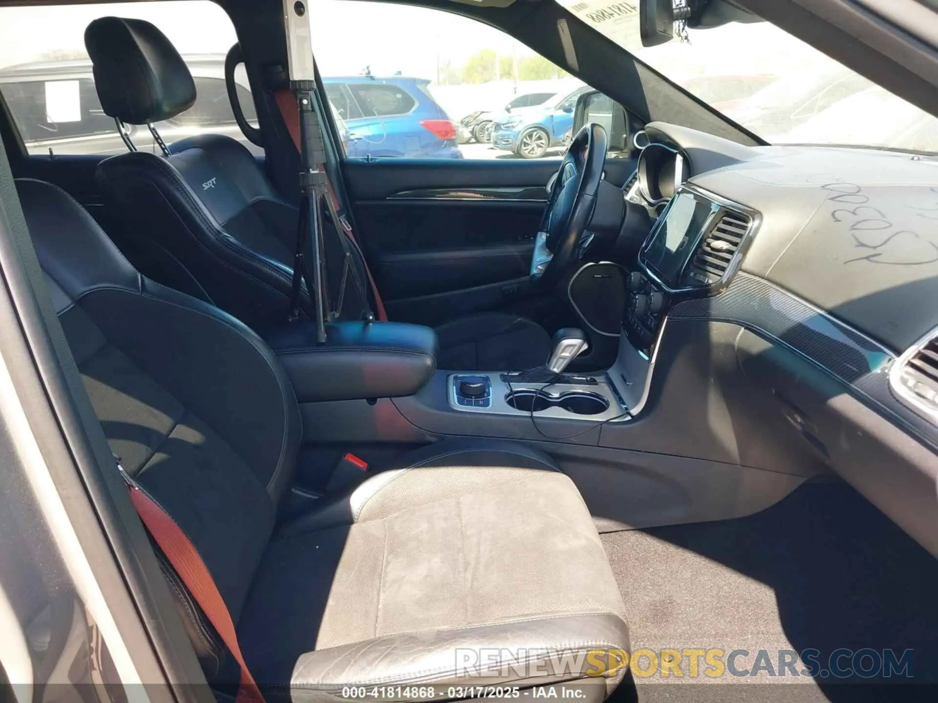 5 Photograph of a damaged car 1C4RJFDJ5KC758685 JEEP GRAND CHEROKEE 2019