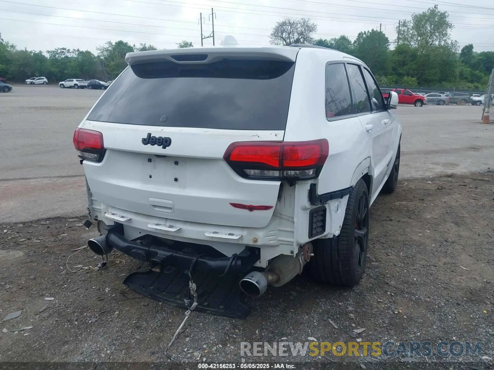 6 Photograph of a damaged car 1C4RJFDJ5KC835149 JEEP GRAND CHEROKEE 2019