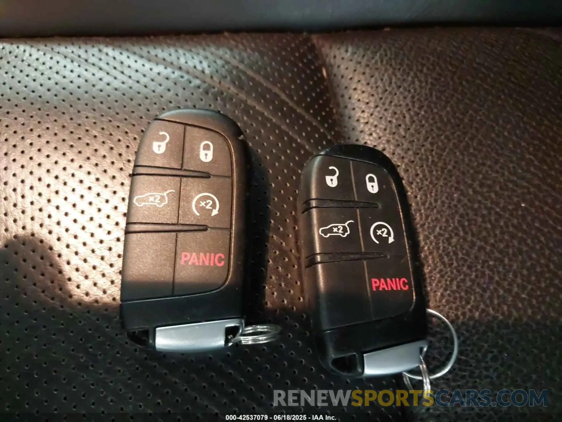 11 Photograph of a damaged car 1C4RJFJT5KC635961 JEEP GRAND CHEROKEE 2019