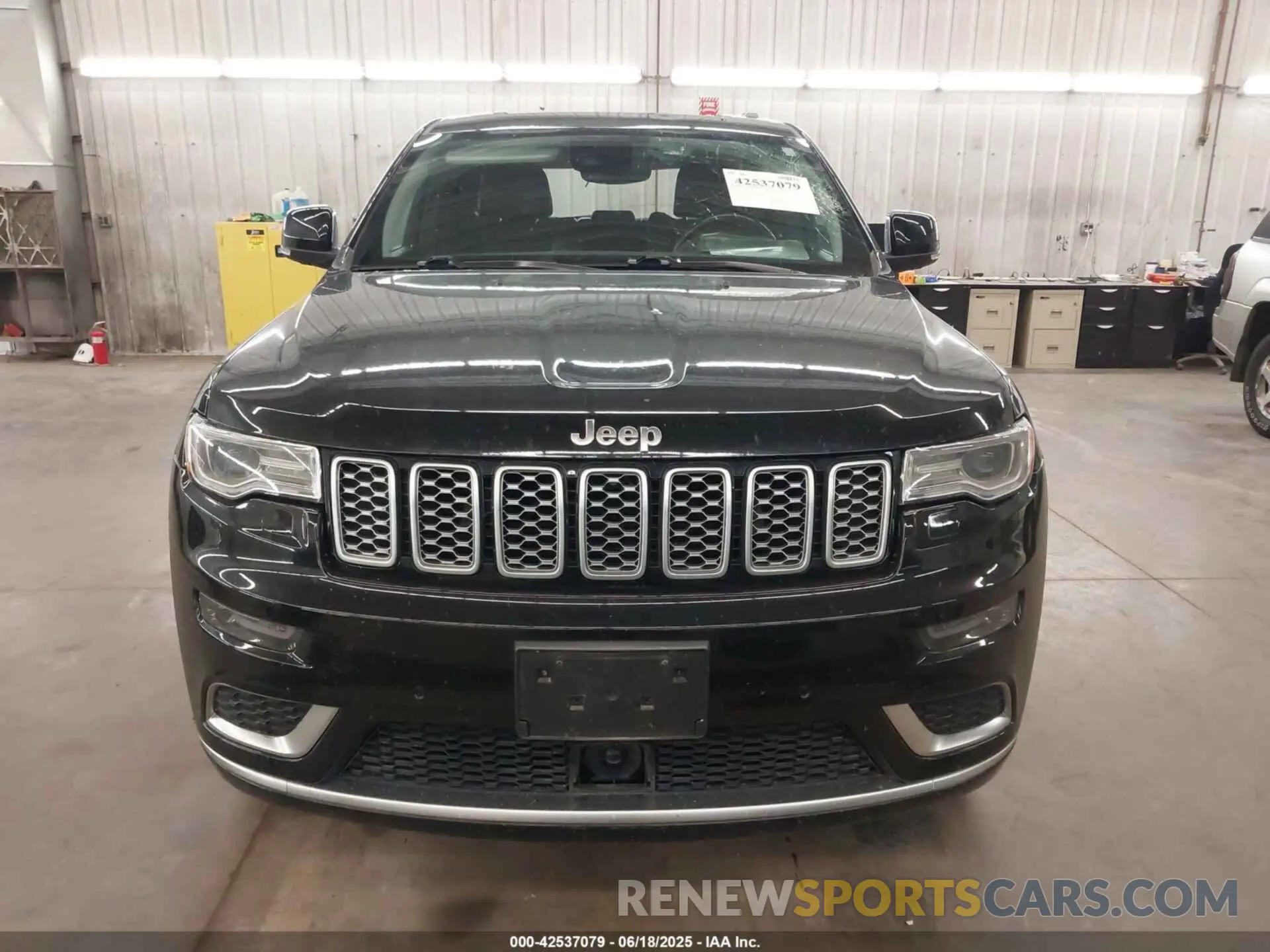 13 Photograph of a damaged car 1C4RJFJT5KC635961 JEEP GRAND CHEROKEE 2019