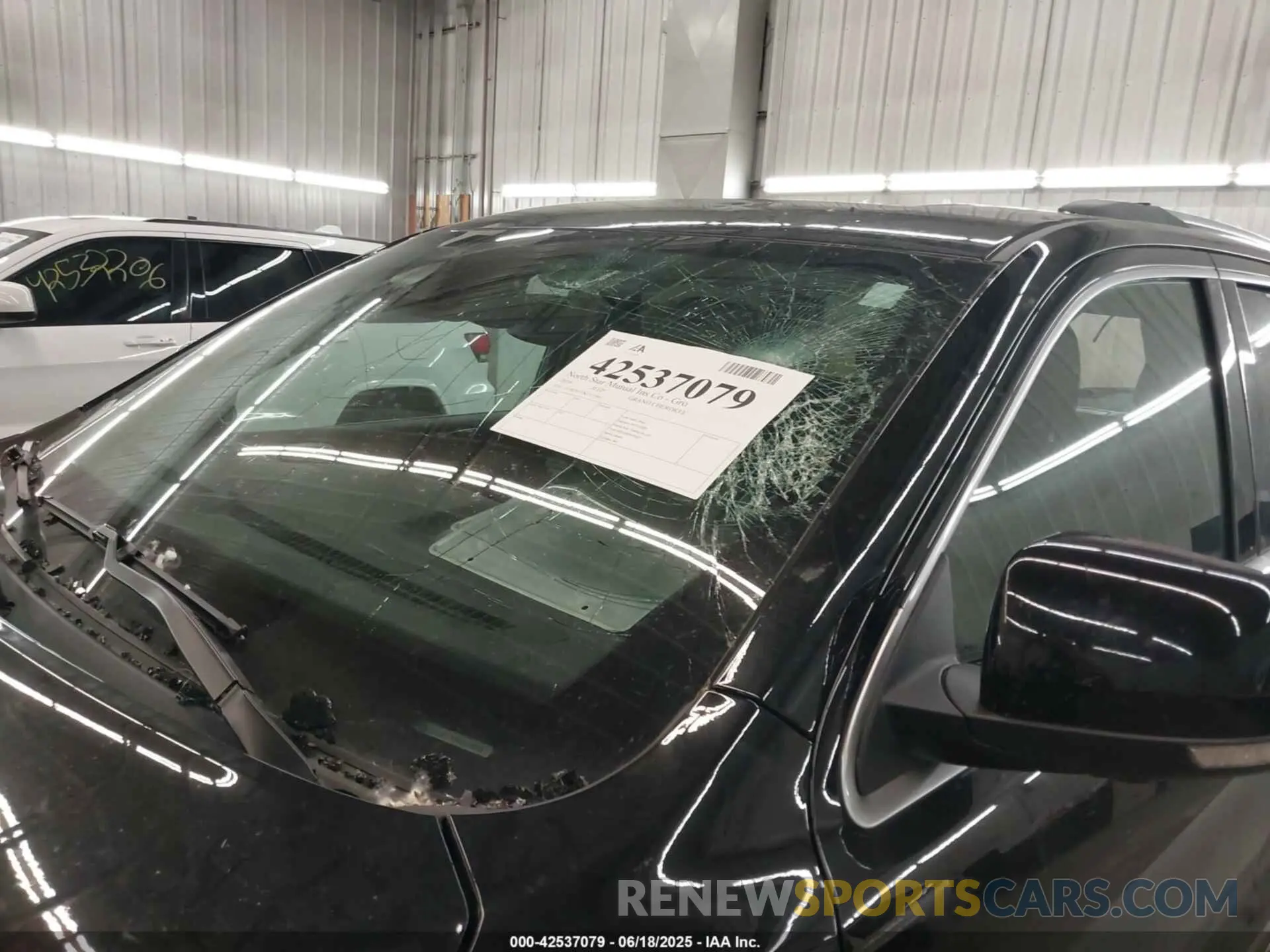 18 Photograph of a damaged car 1C4RJFJT5KC635961 JEEP GRAND CHEROKEE 2019