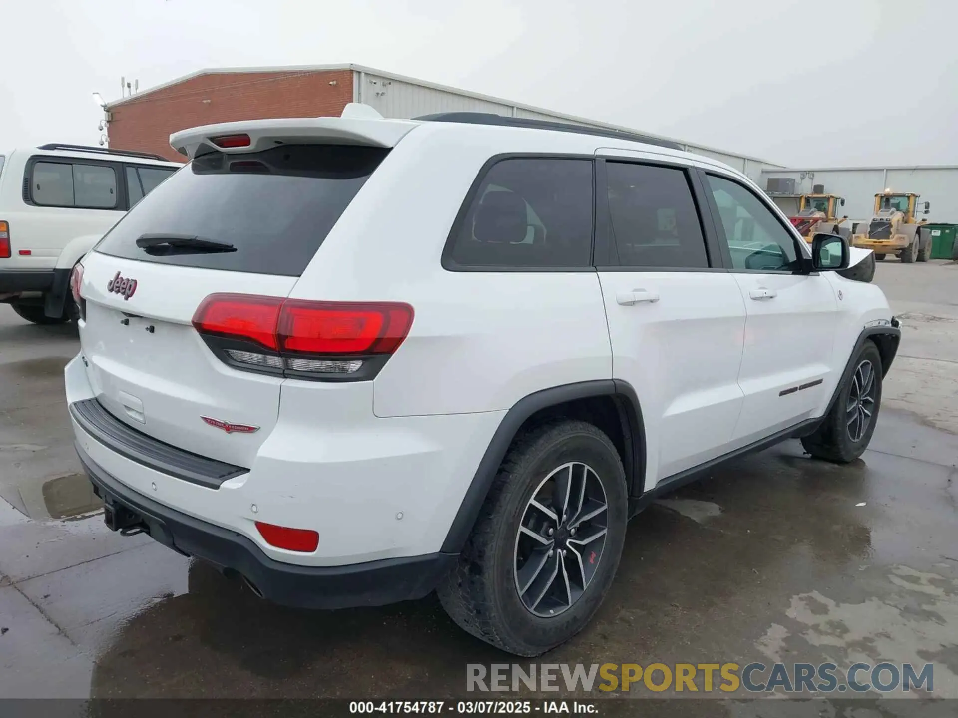 4 Photograph of a damaged car 1C4RJFLG0KC837817 JEEP GRAND CHEROKEE 2019